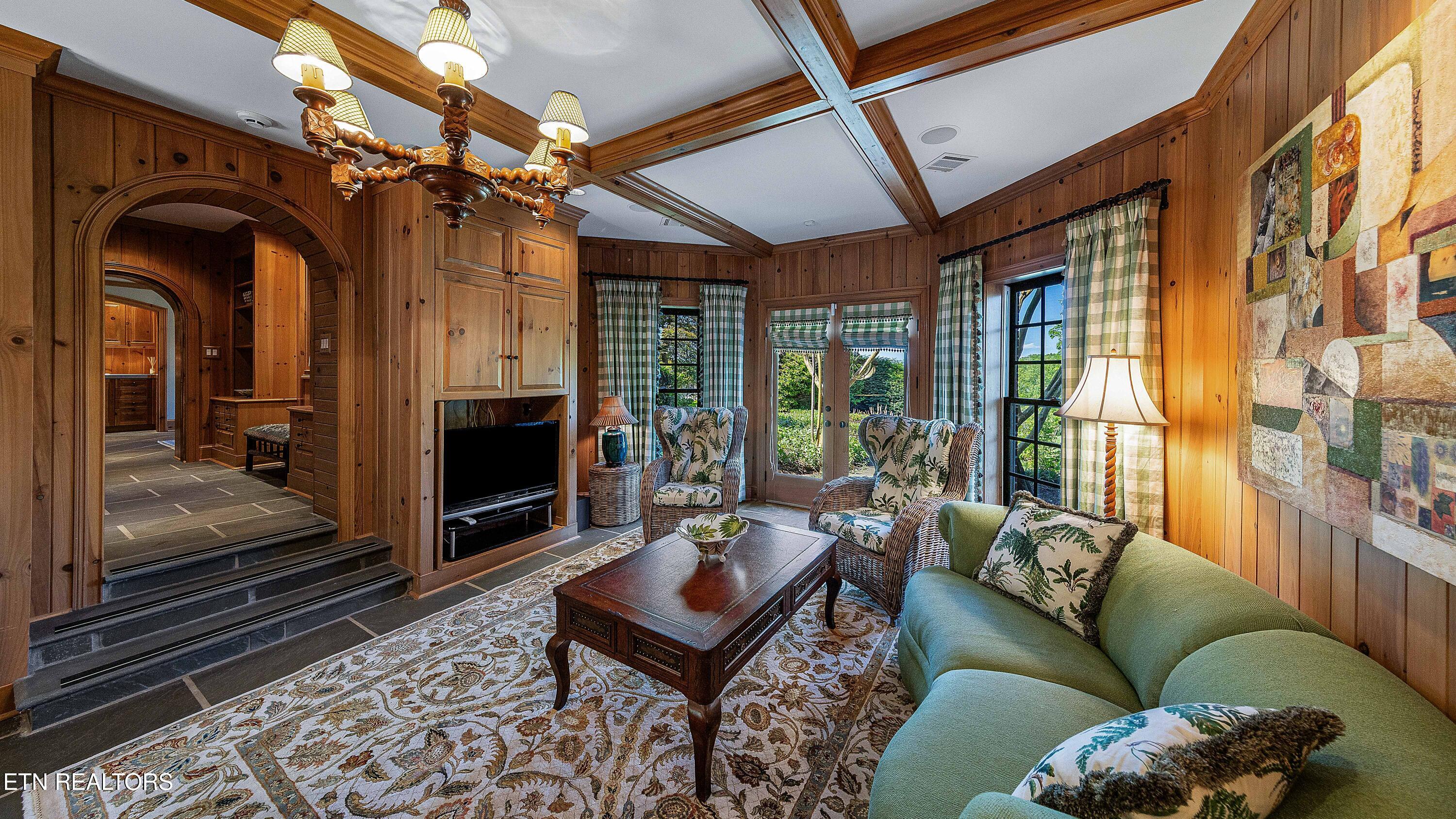 2009 Rudder Lane Knoxville TN 37919