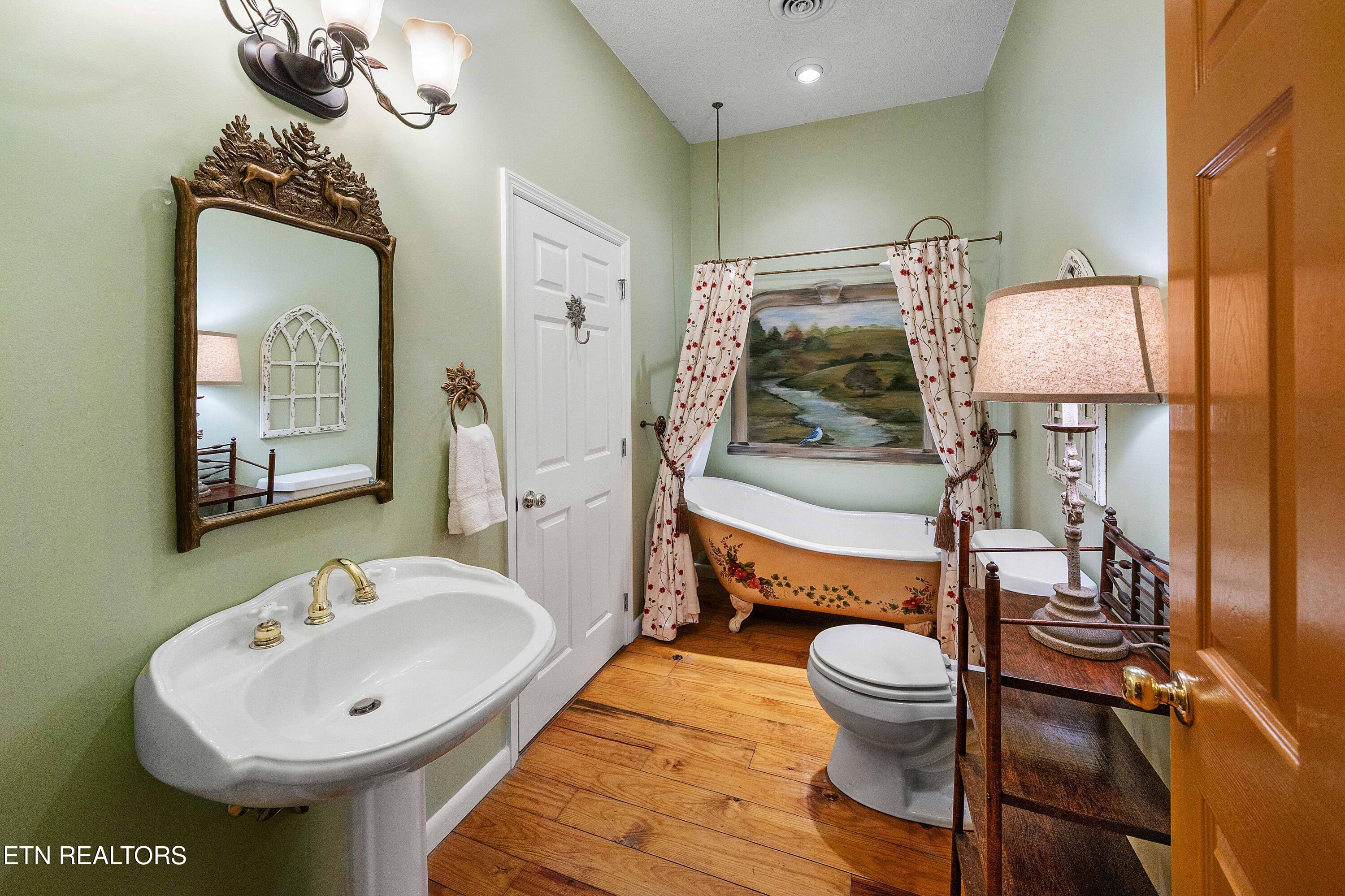 2009 Rudder Lane Knoxville TN 37919