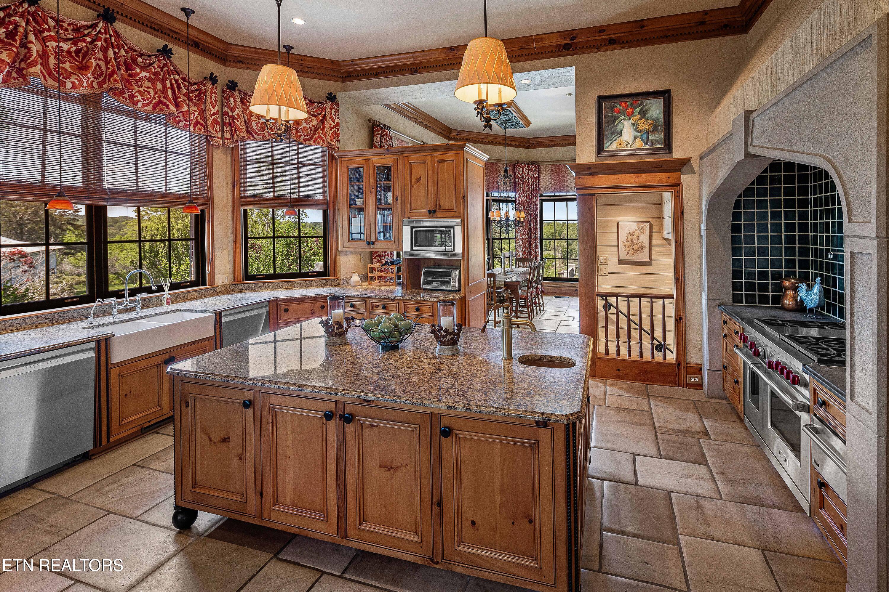 2009 Rudder Lane Knoxville TN 37919