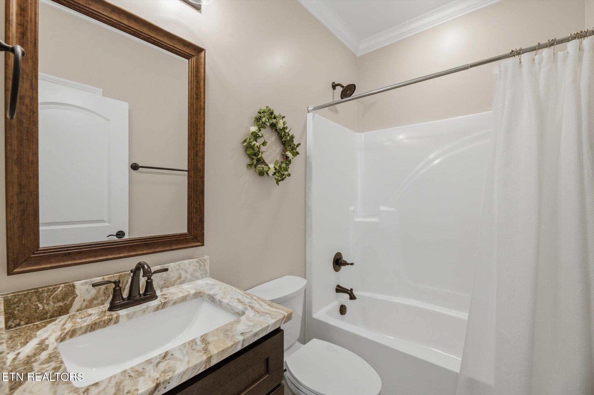 211 Village Cove Circle Englewood TN 37329