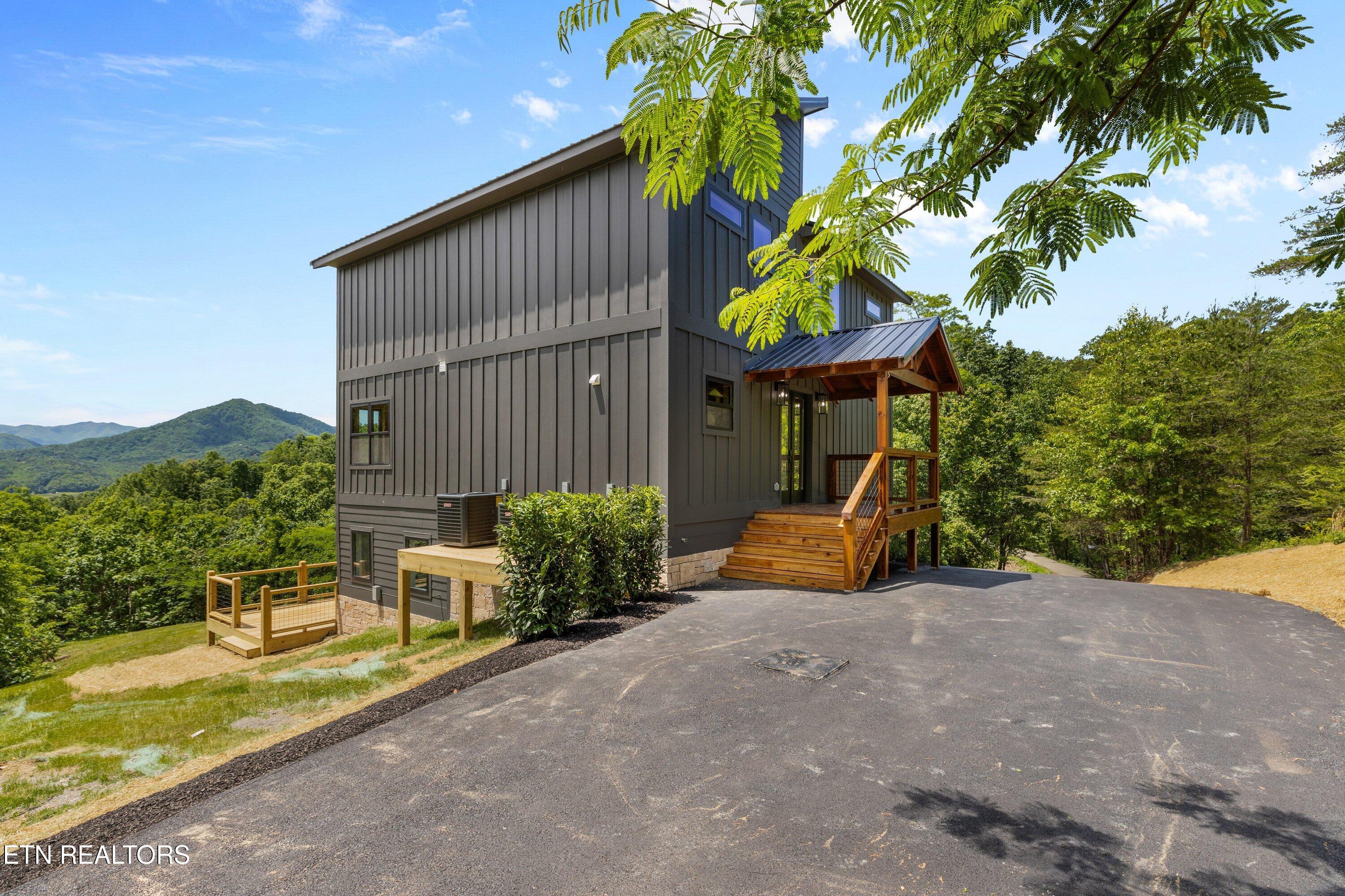 2959 Mockingbird Way Sevierville TN 37862