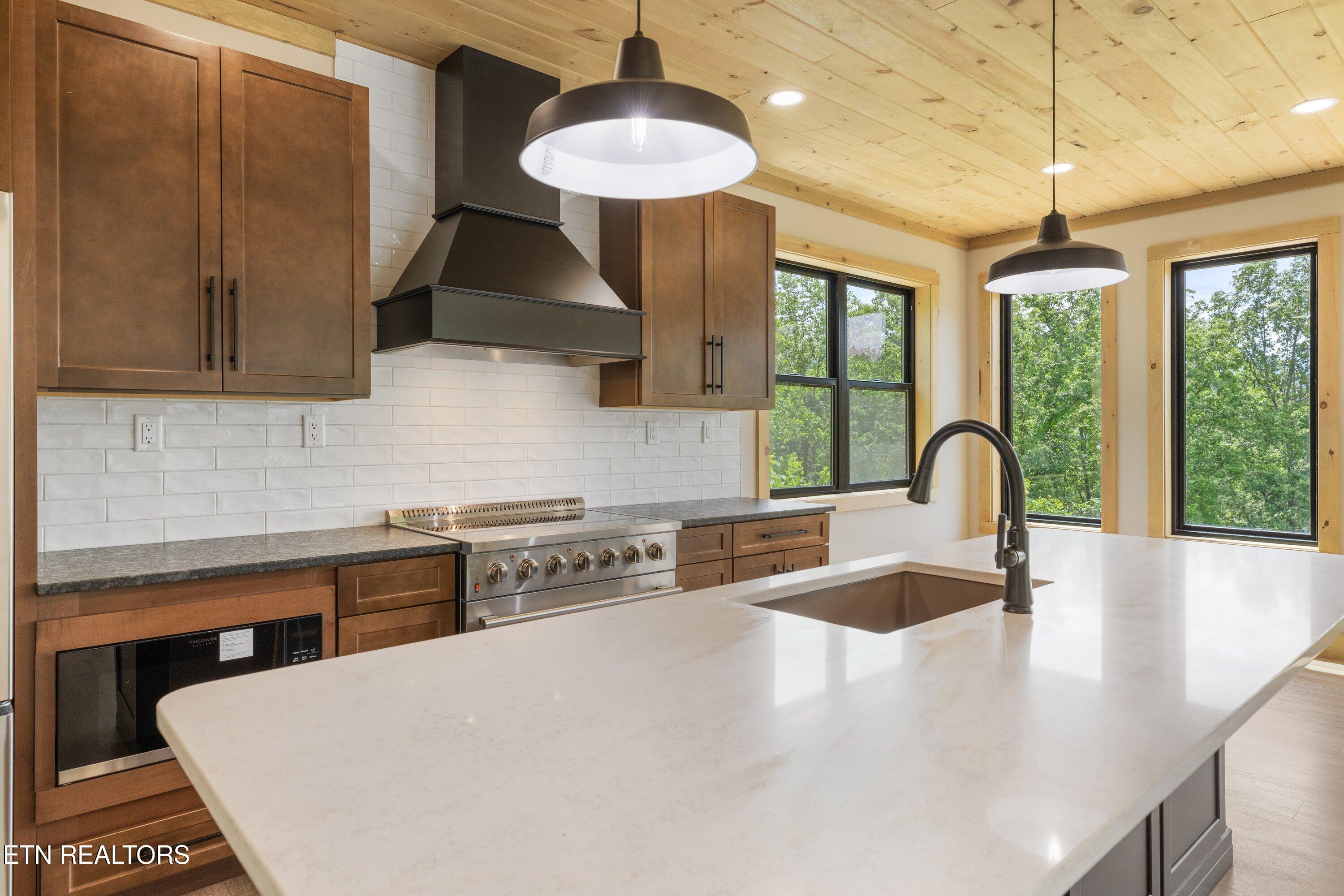 2959 Mockingbird Way Sevierville TN 37862