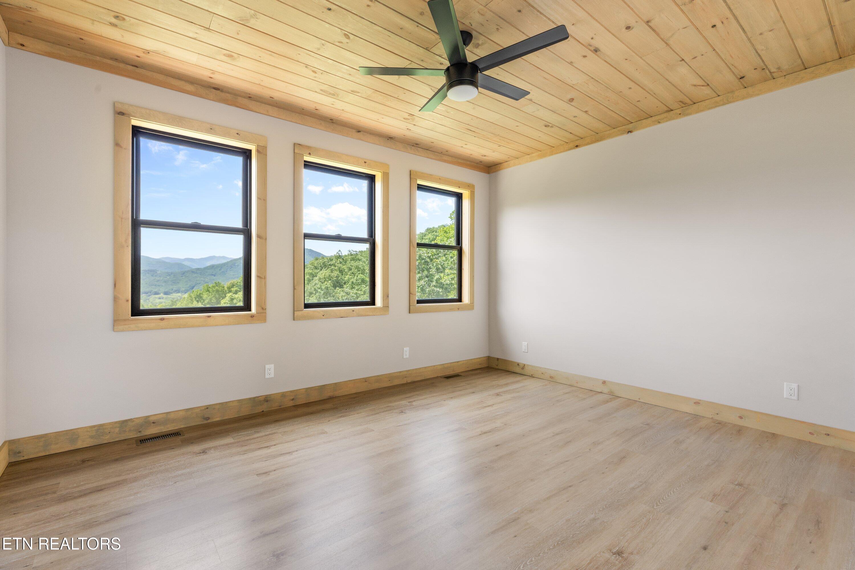 2959 Mockingbird Way Sevierville TN 37862