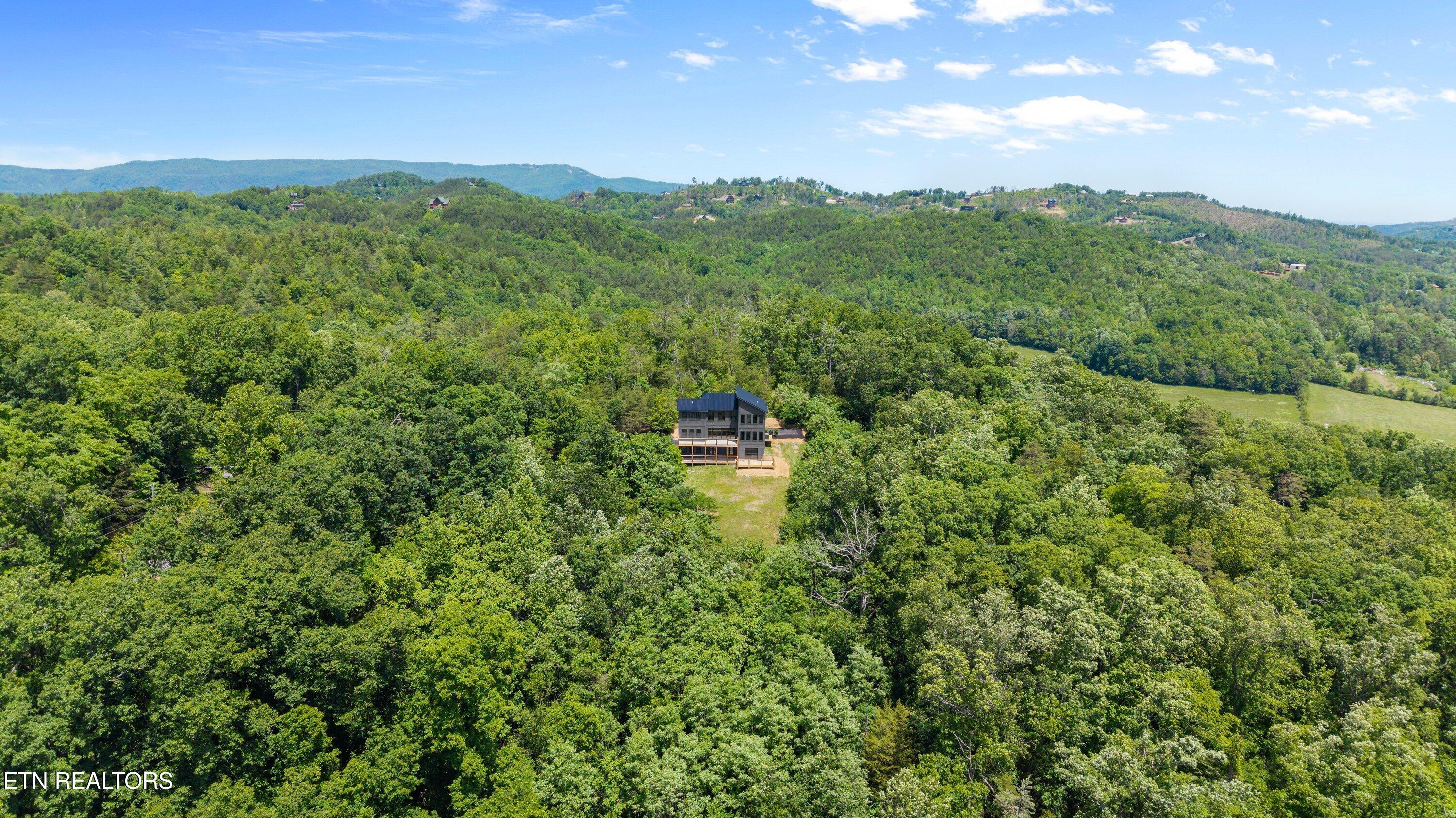 2959 Mockingbird Way Sevierville TN 37862