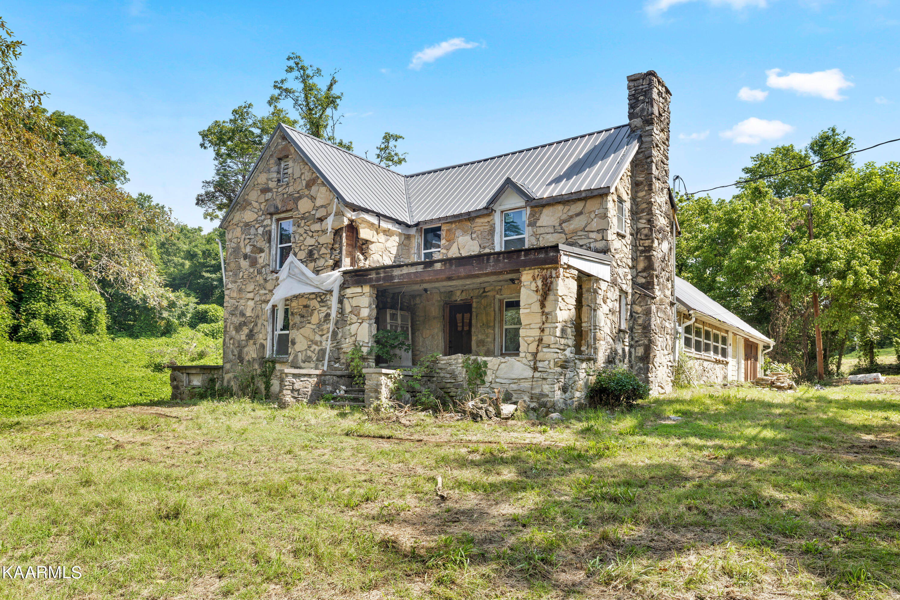 901 E Brushy Valley Drive Powell TN 37849