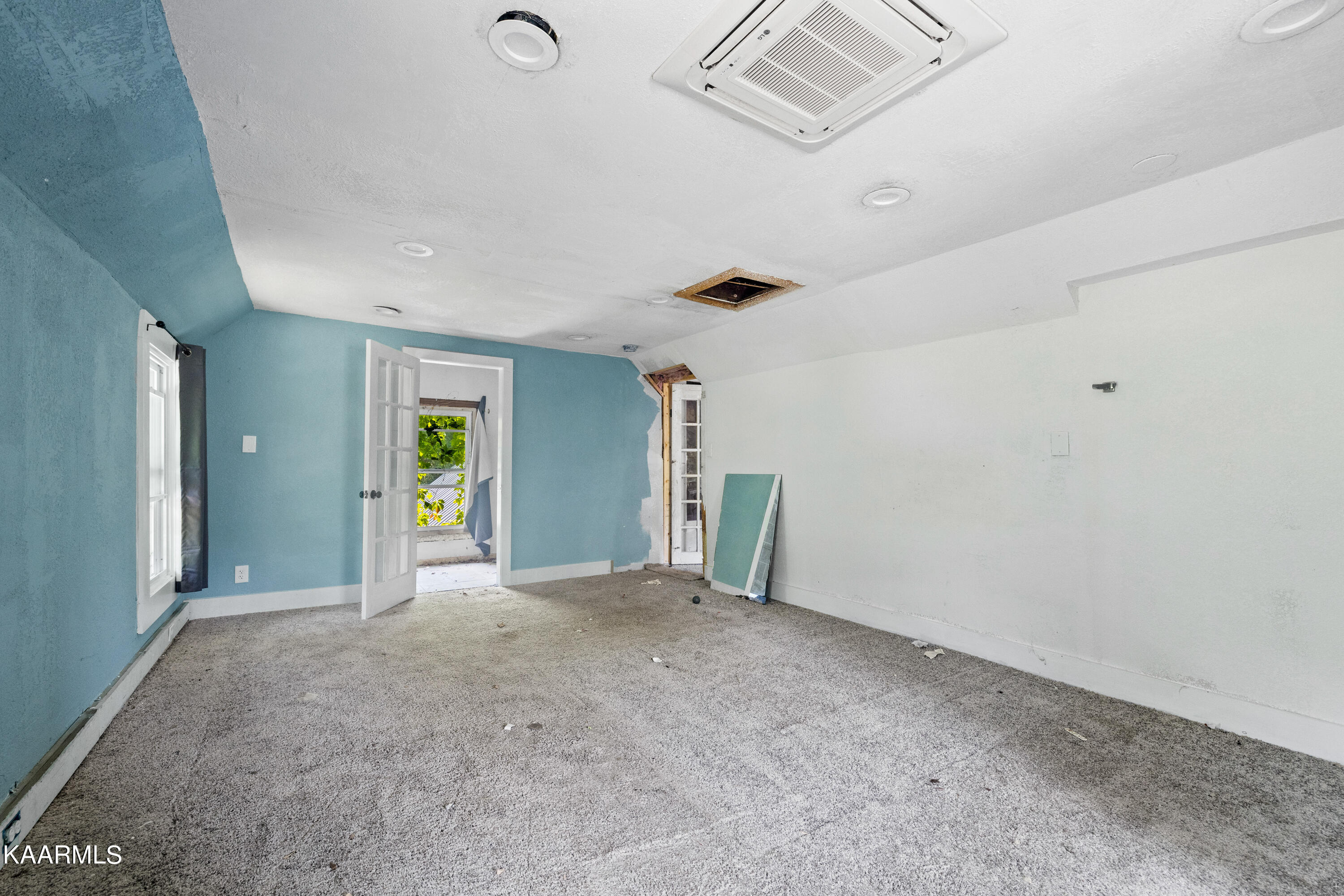 901 E Brushy Valley Drive Powell TN 37849