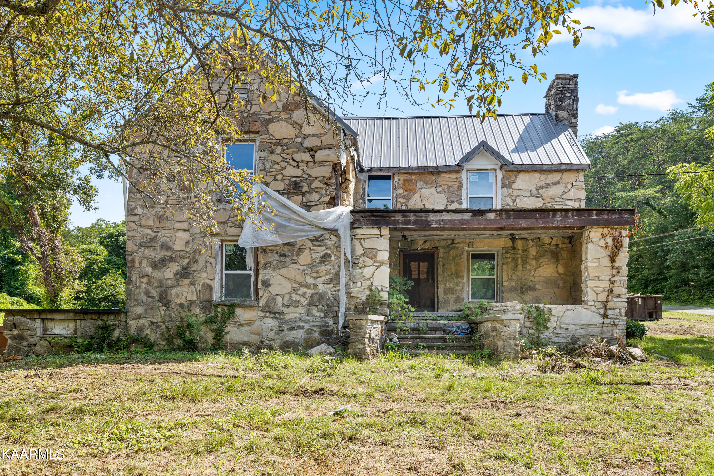 901 E Brushy Valley Drive Powell TN 37849