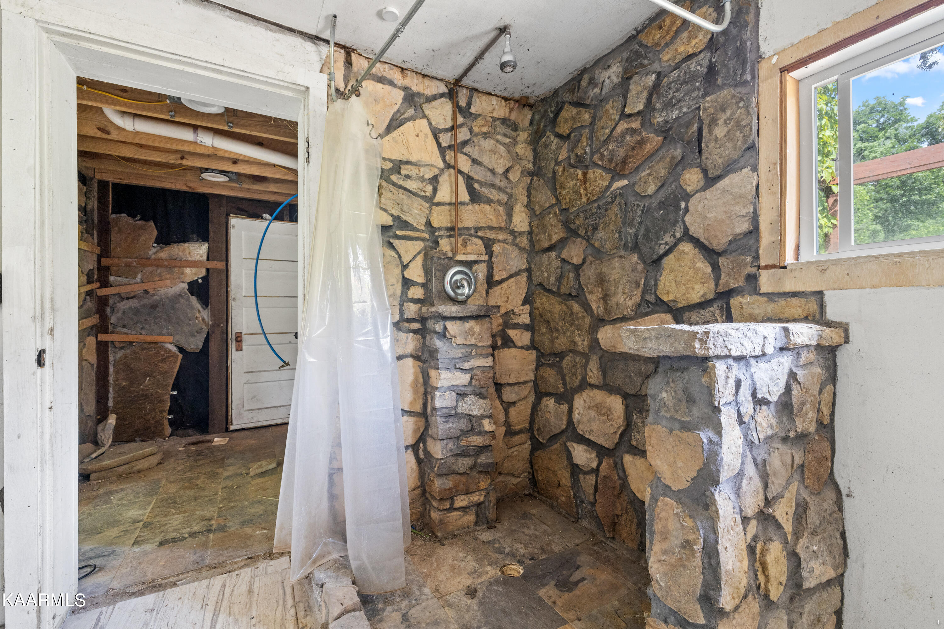 901 E Brushy Valley Drive Powell TN 37849