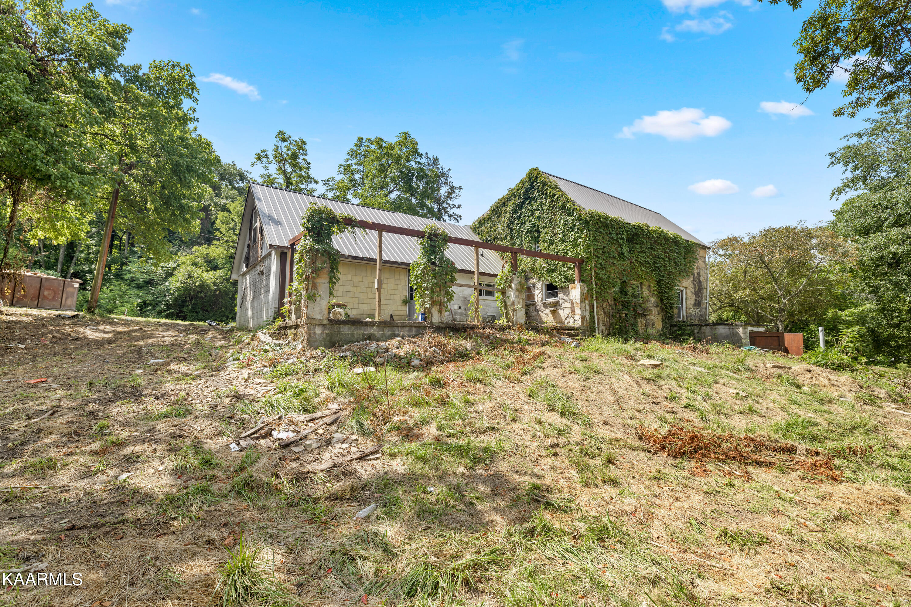 901 E Brushy Valley Drive Powell TN 37849