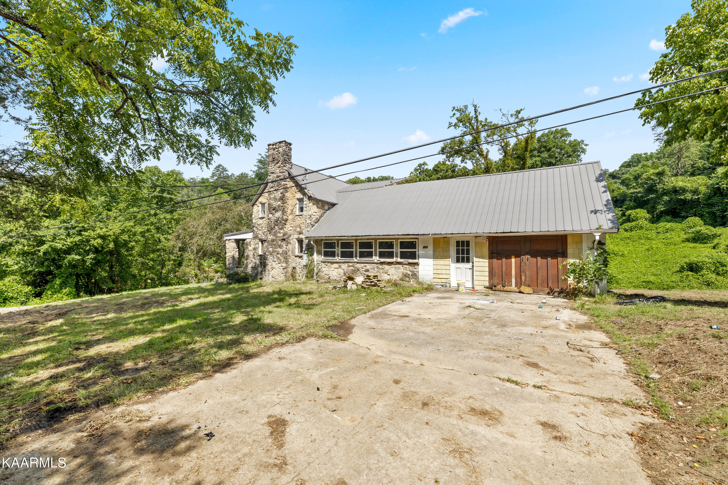 901 E Brushy Valley Drive Powell TN 37849