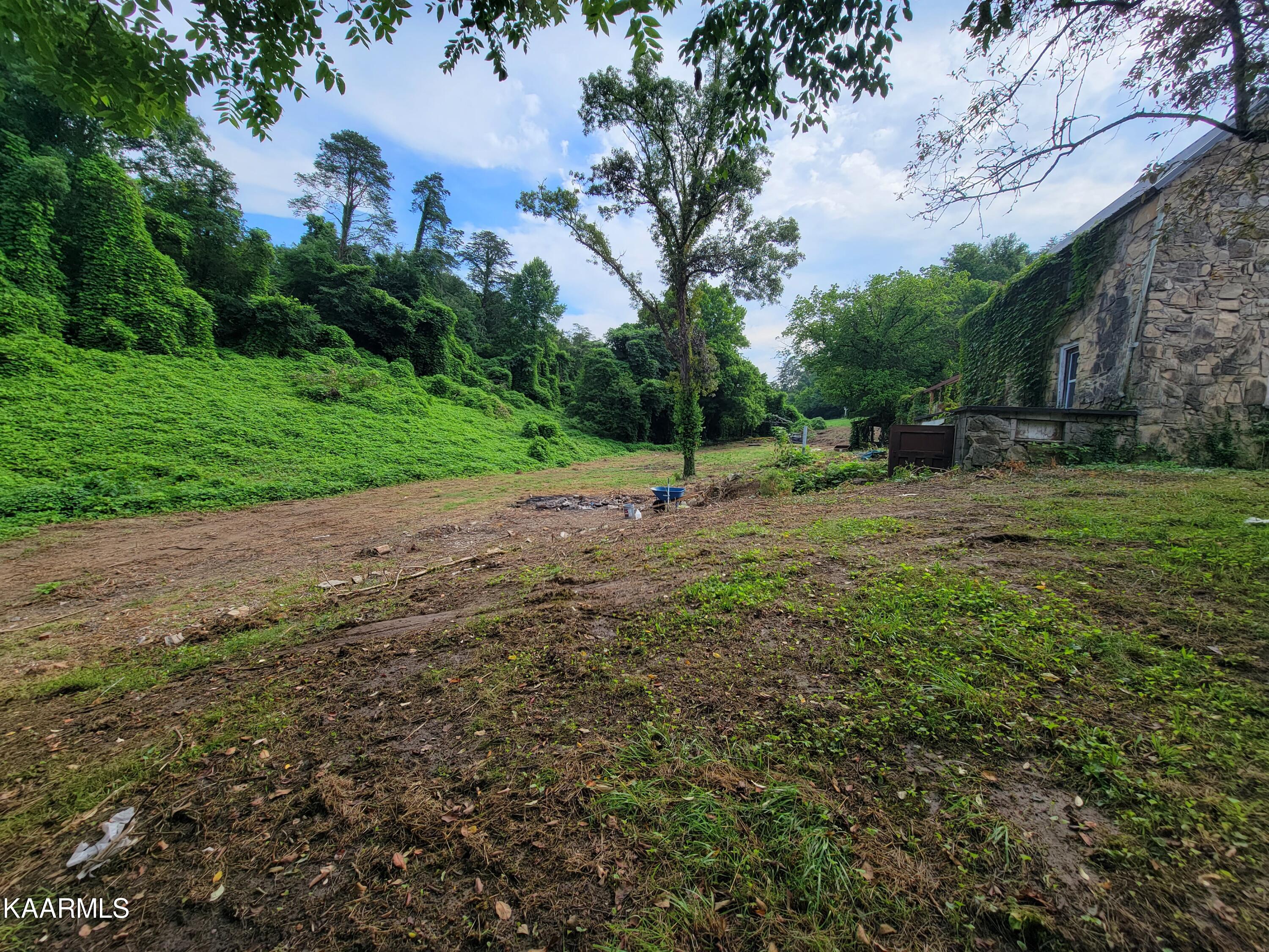 901 E Brushy Valley Drive Powell TN 37849