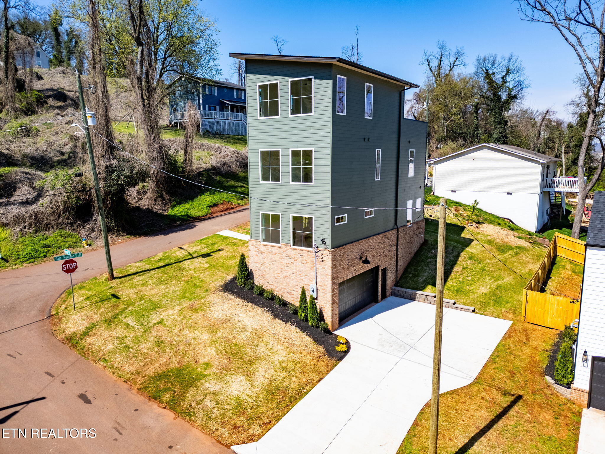 2312 Sam Houston Street Knoxville TN 37920