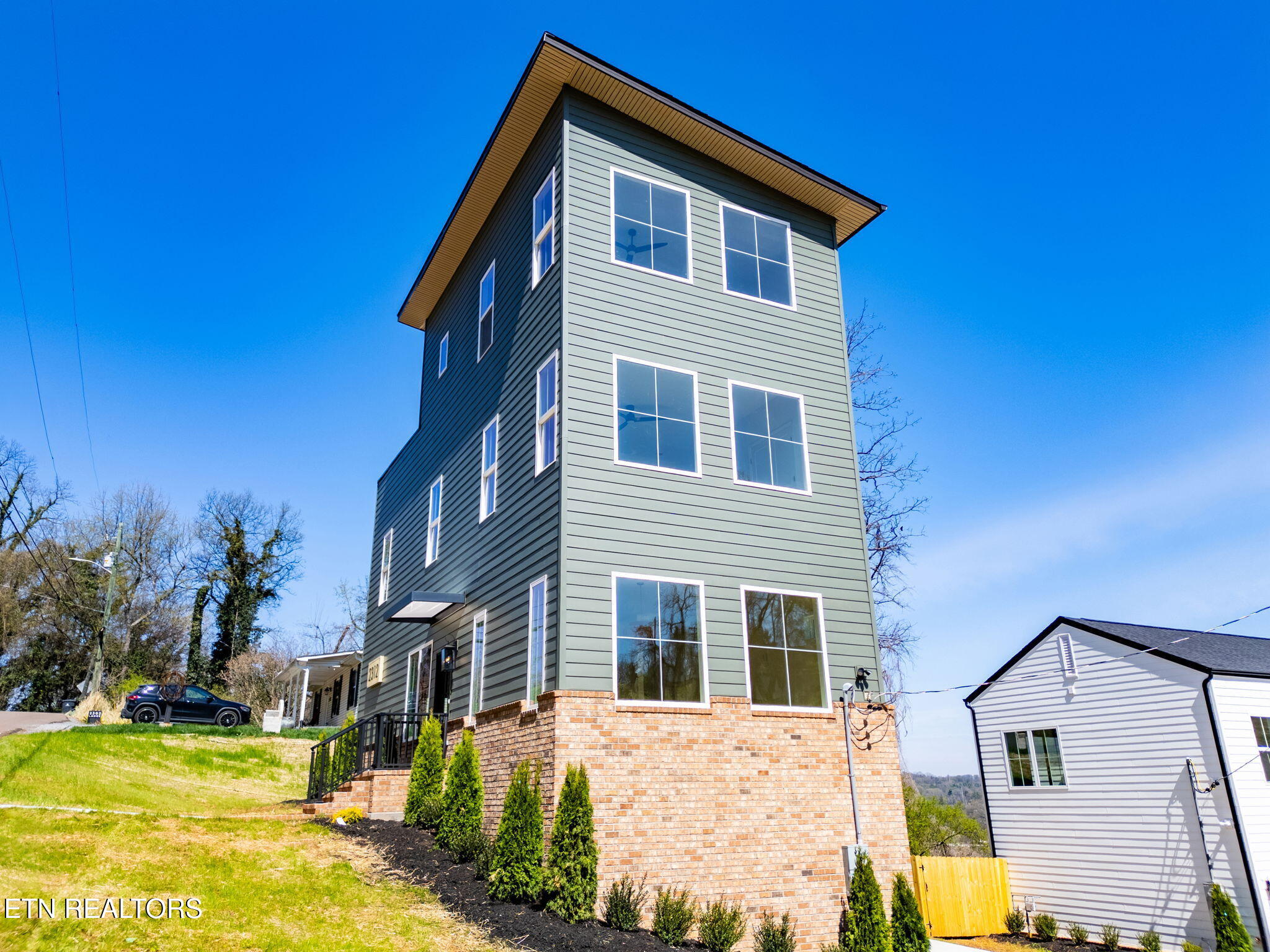2312 Sam Houston Street Knoxville TN 37920