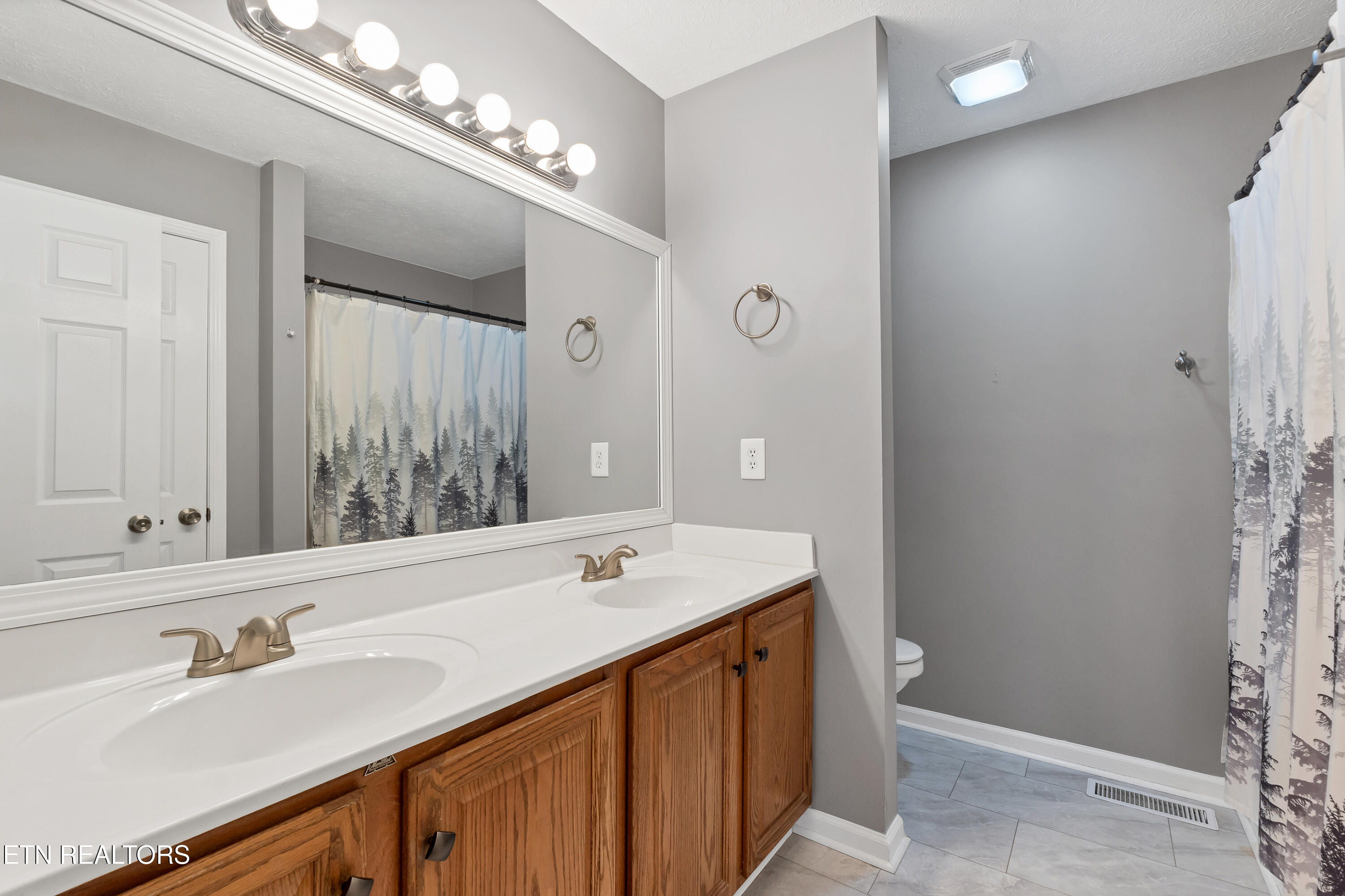 1580 Pin Oak Drive Morristown TN 37814