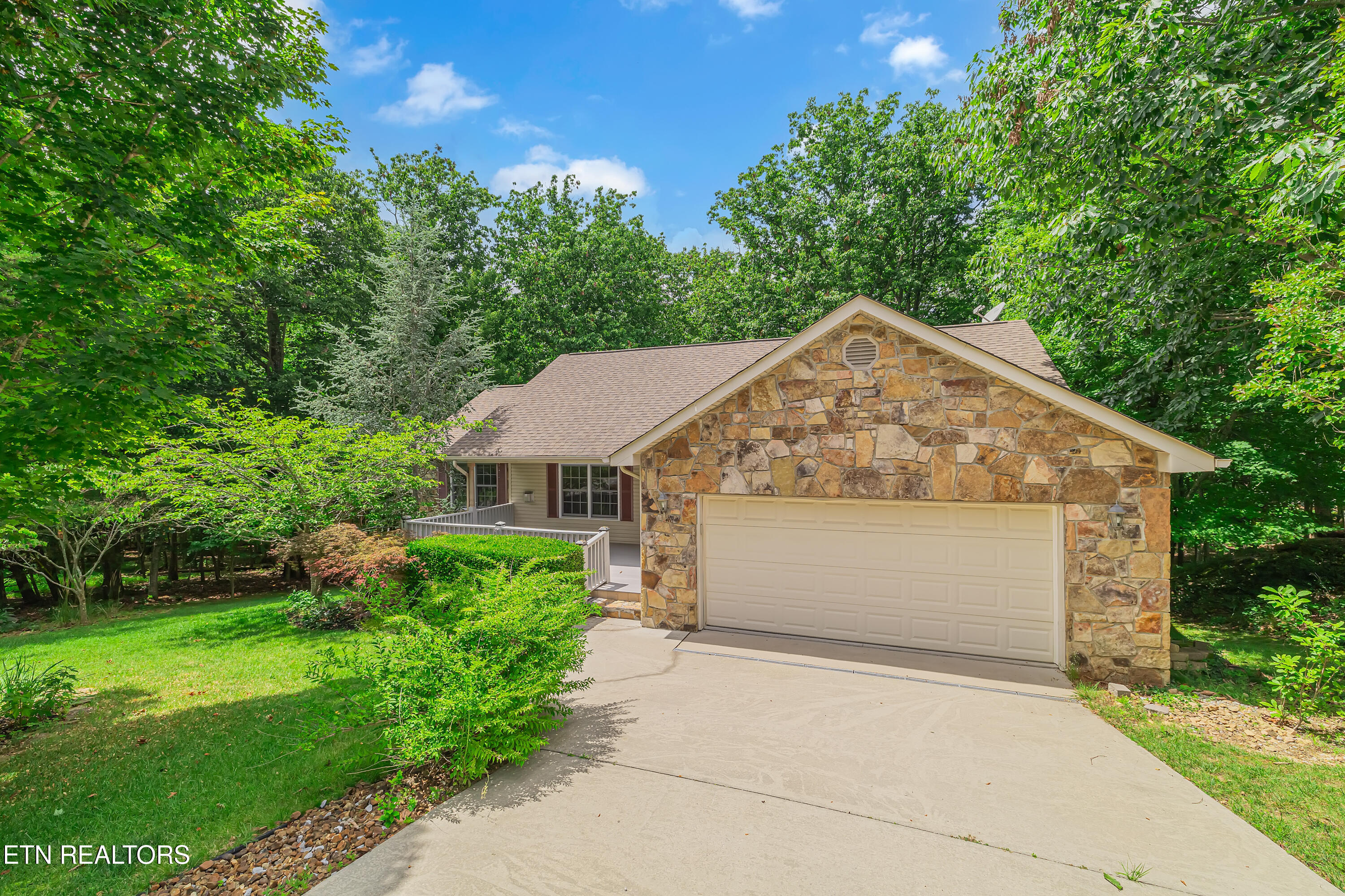 18 Bingham Way Crossville TN 38558