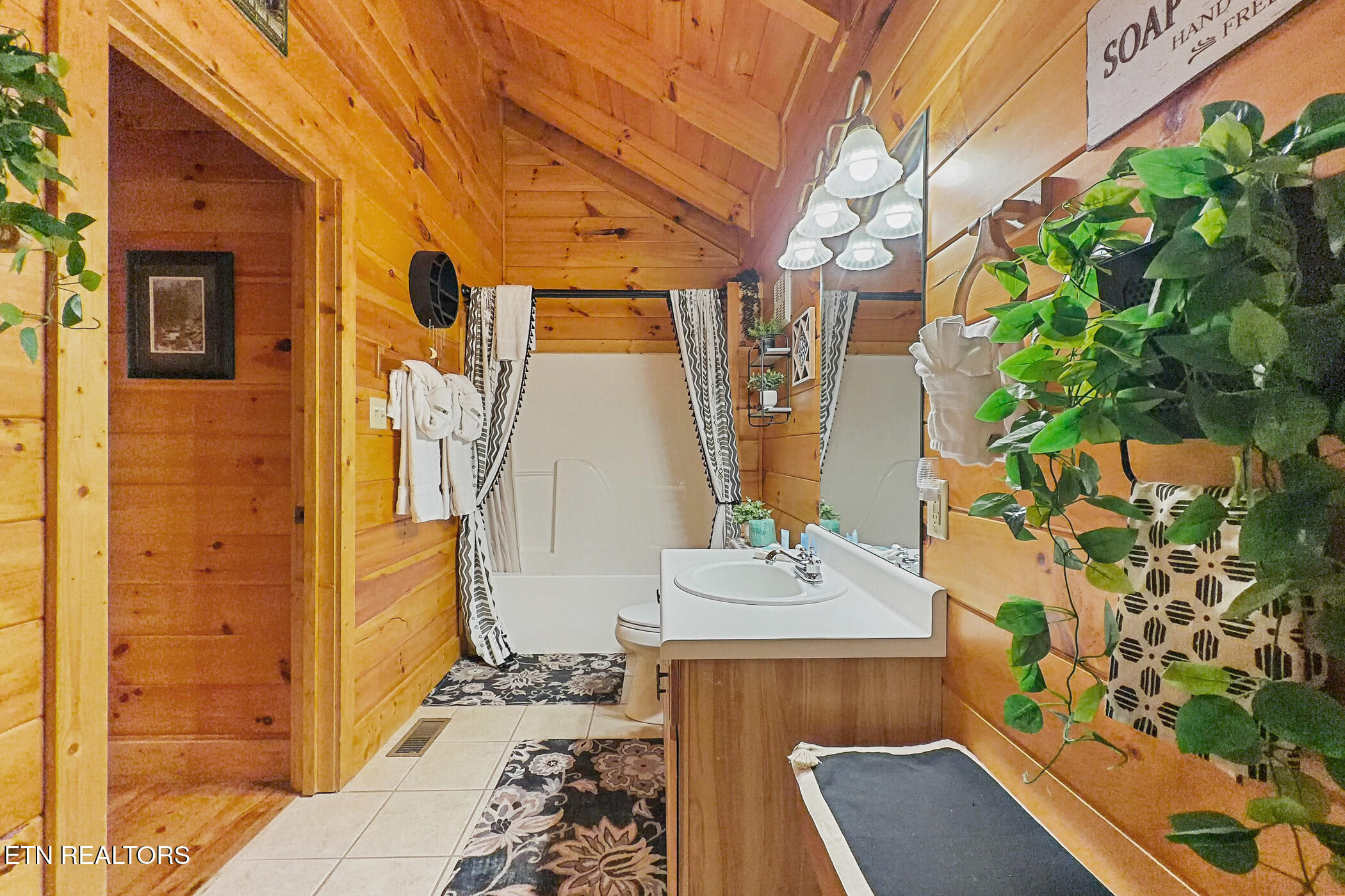 3123 Happy Hollow Road Sevierville TN 37862