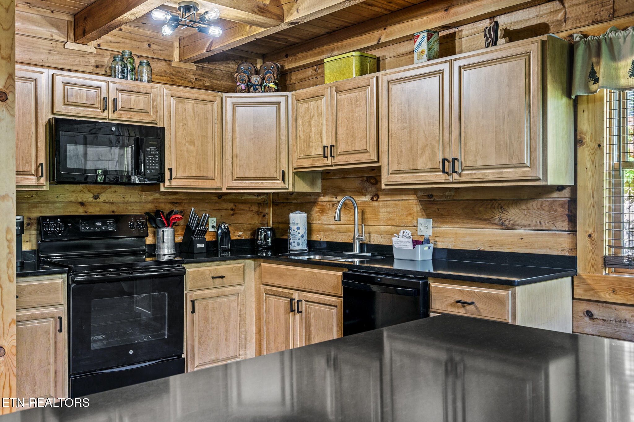 1615 Misty Hollow Way Gatlinburg TN 37738
