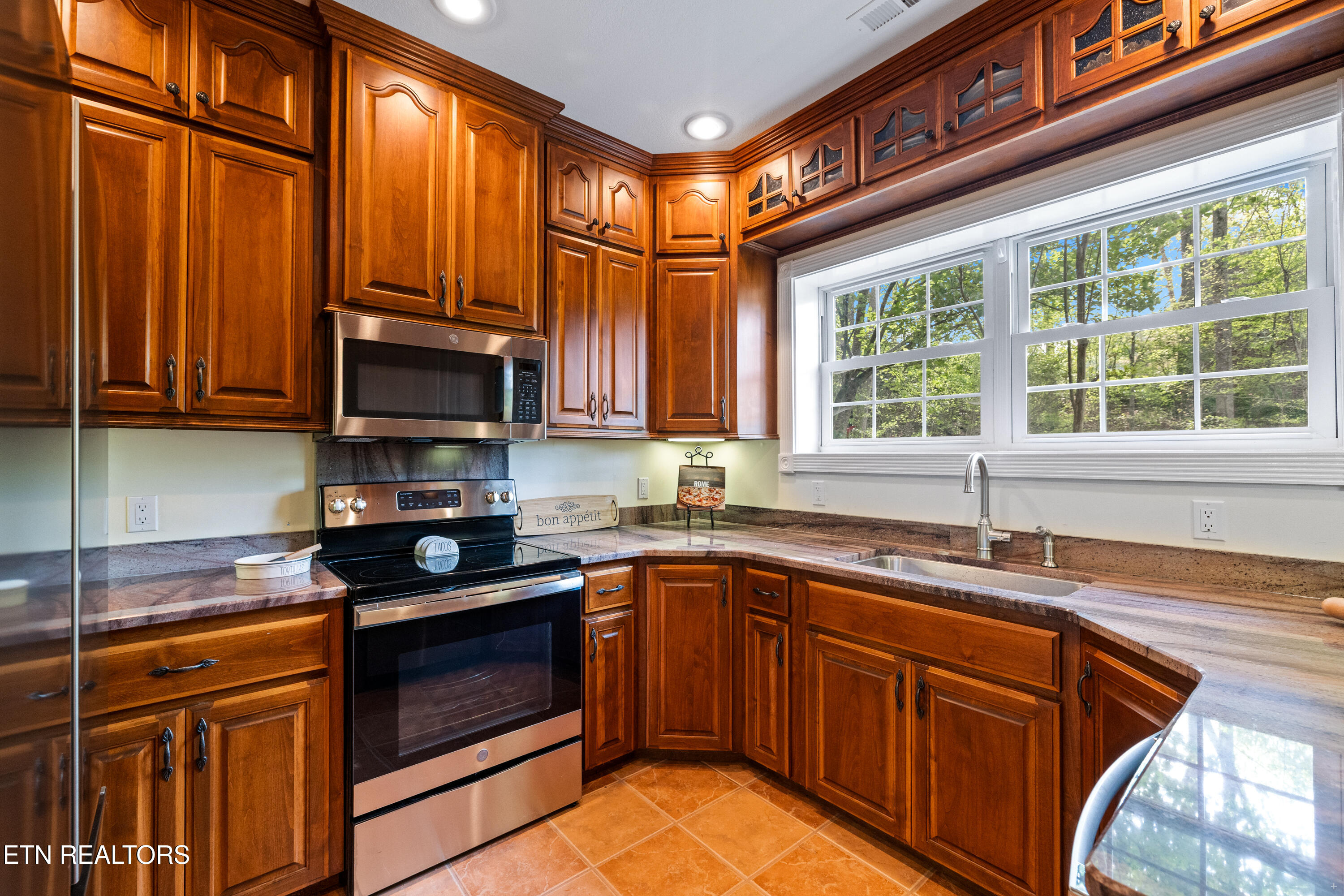 639 S Arch Rock Drive Sevierville TN 37876