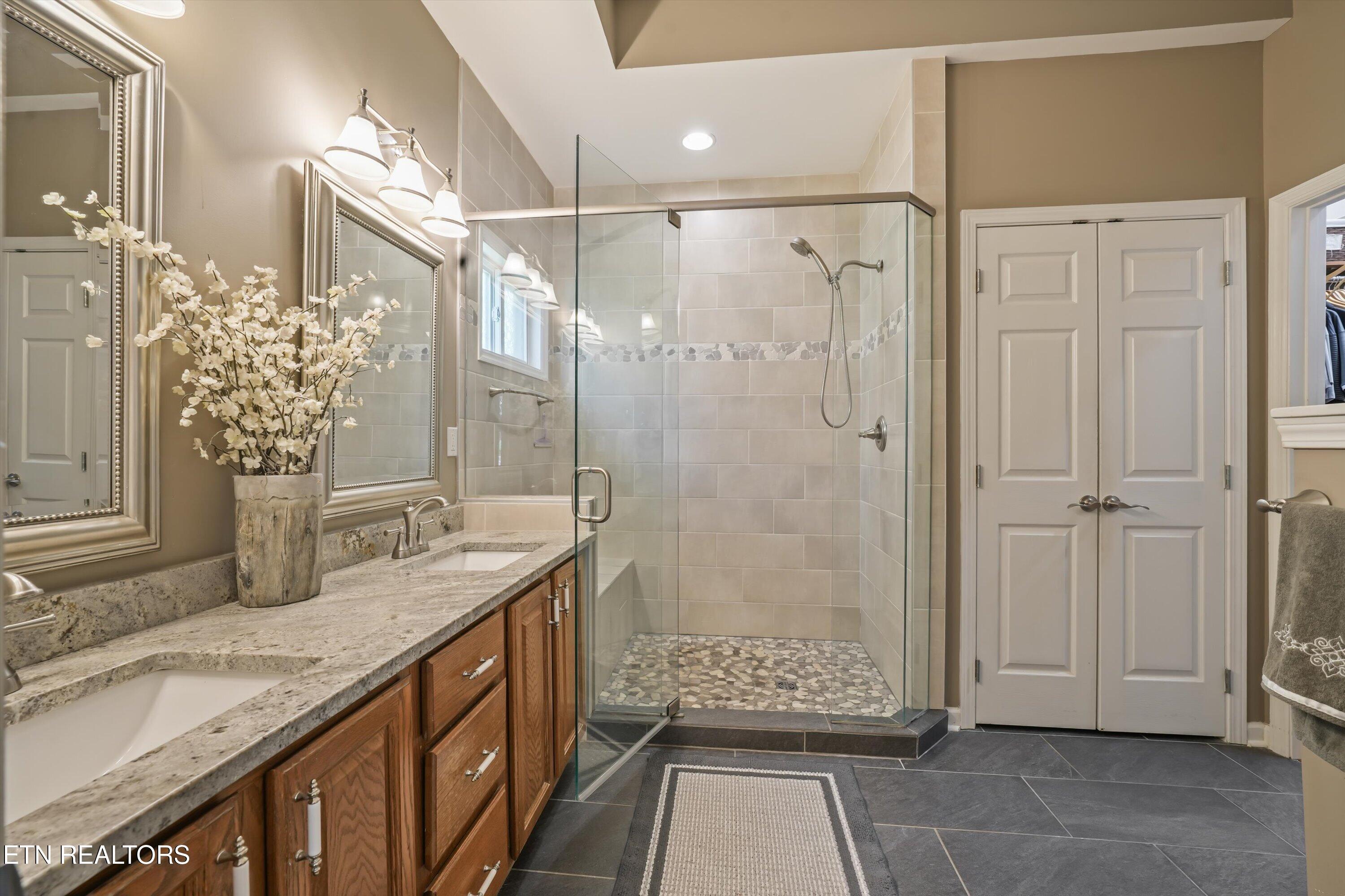 105 Saligugi Way Loudon TN 37774