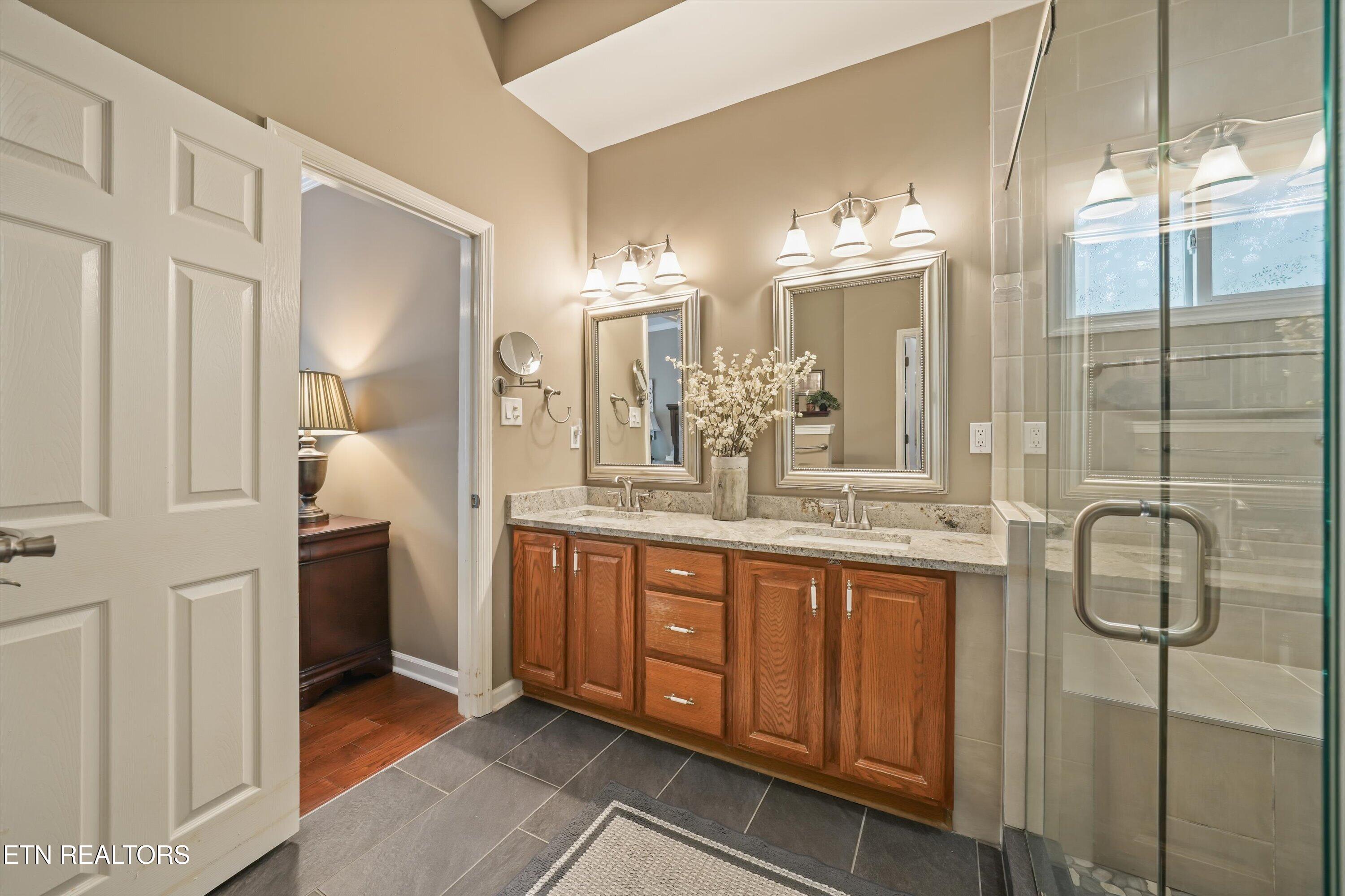 105 Saligugi Way Loudon TN 37774