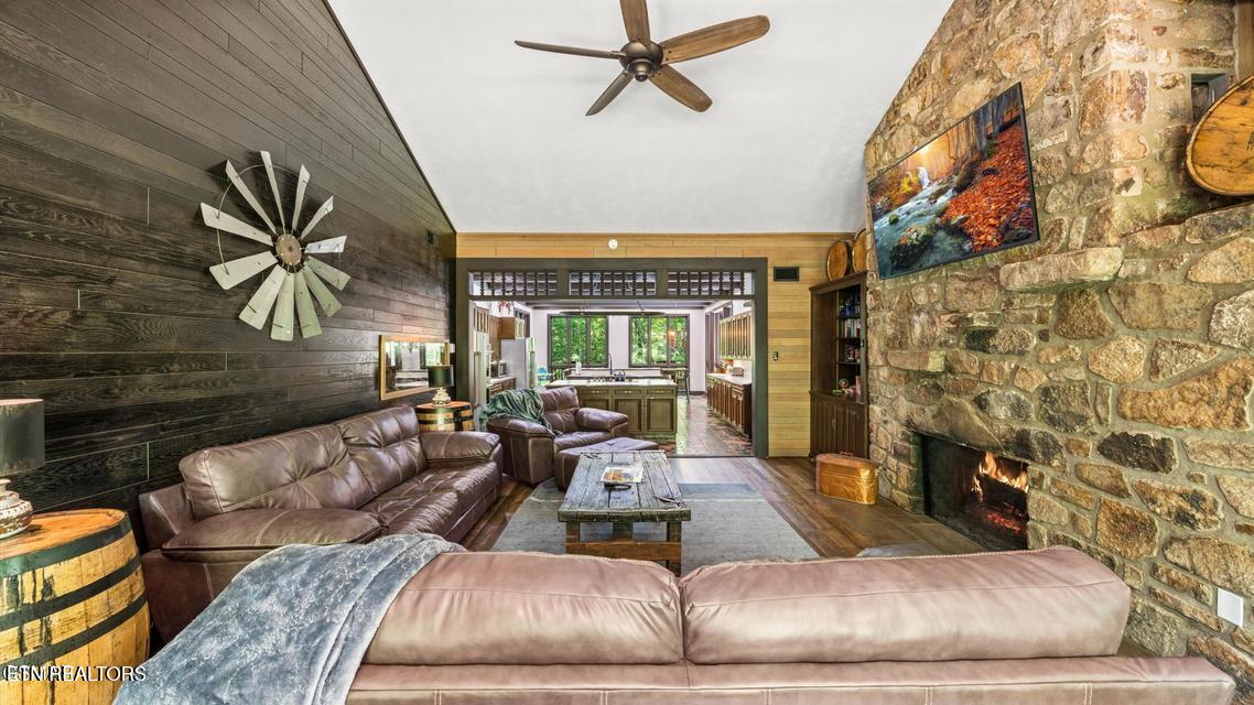 1115 Old Cartertown Road Gatlinburg TN 37738
