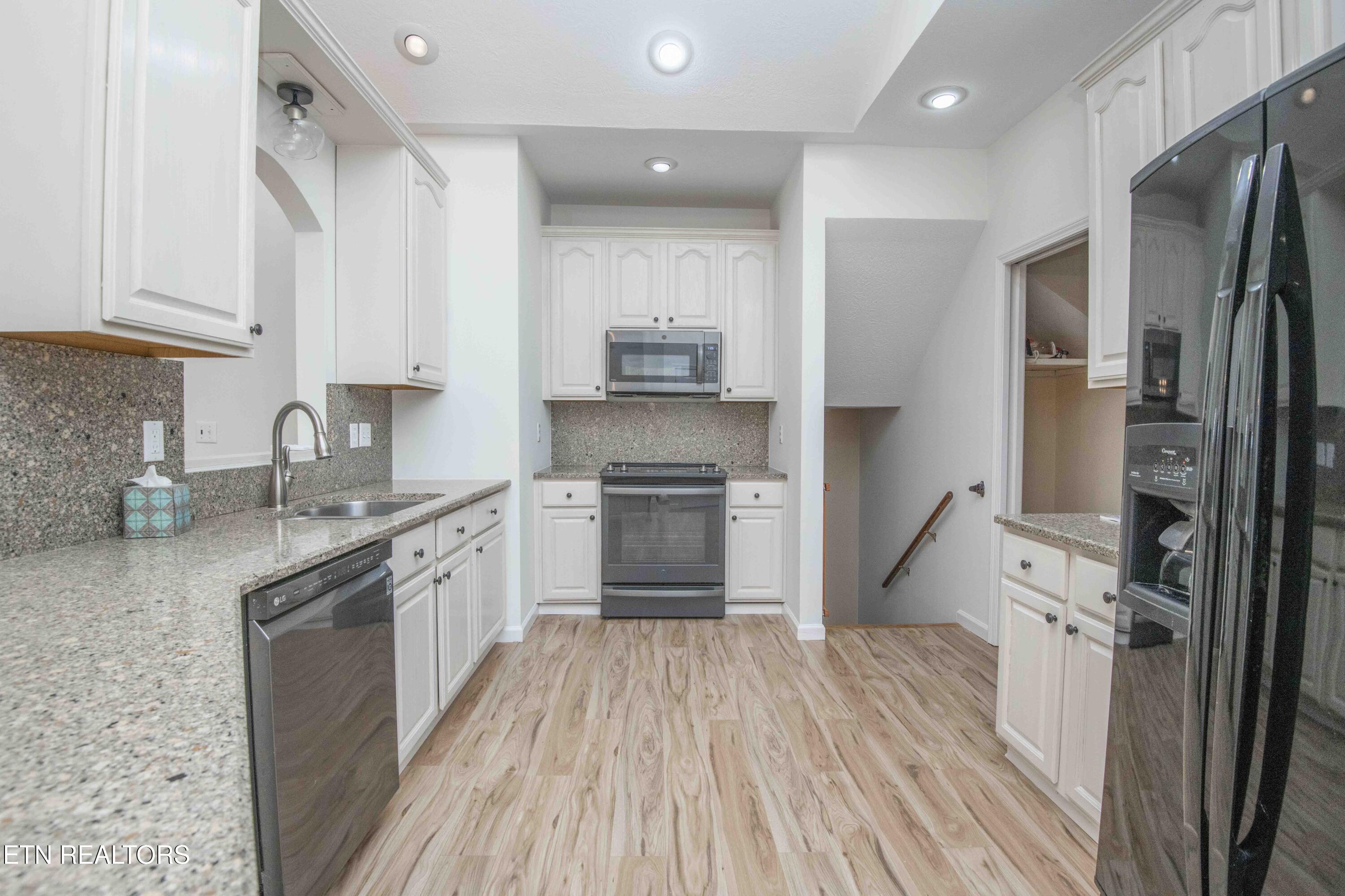 127 Kiowa Way Loudon TN 37774