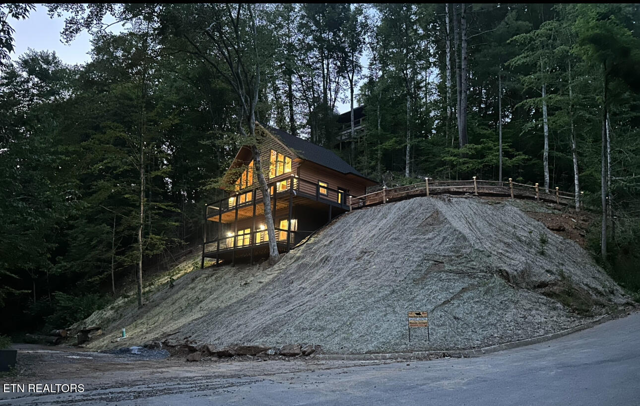 866 Cabin Creek Way Sevierville TN 37862