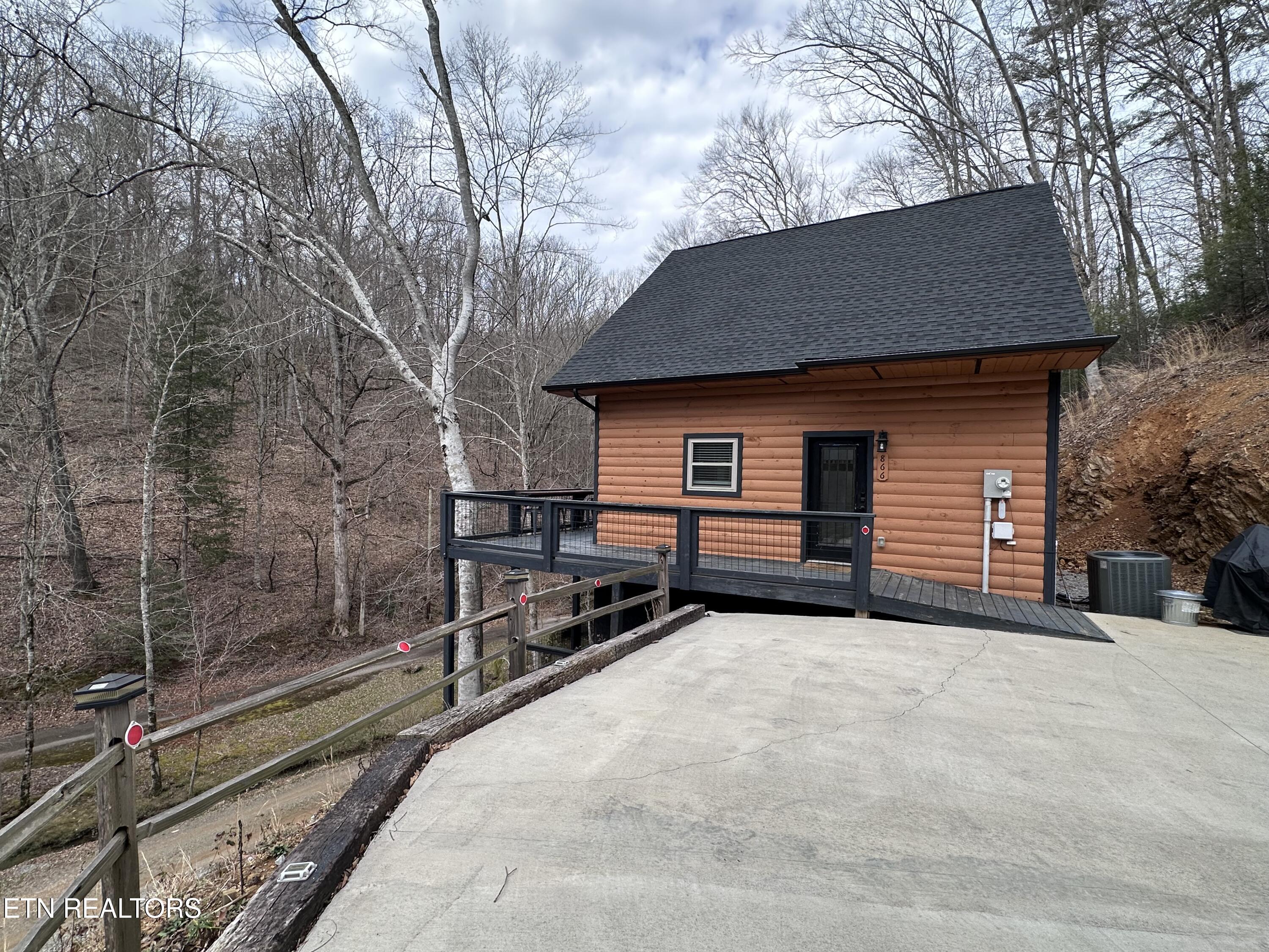 866 Cabin Creek Way Sevierville TN 37862