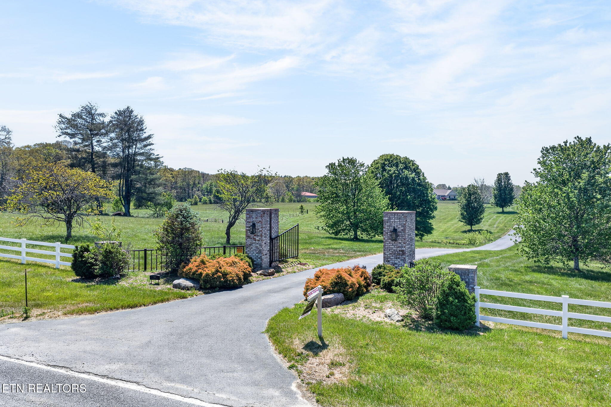 135 Austin Lane Deer Lodge TN 37726