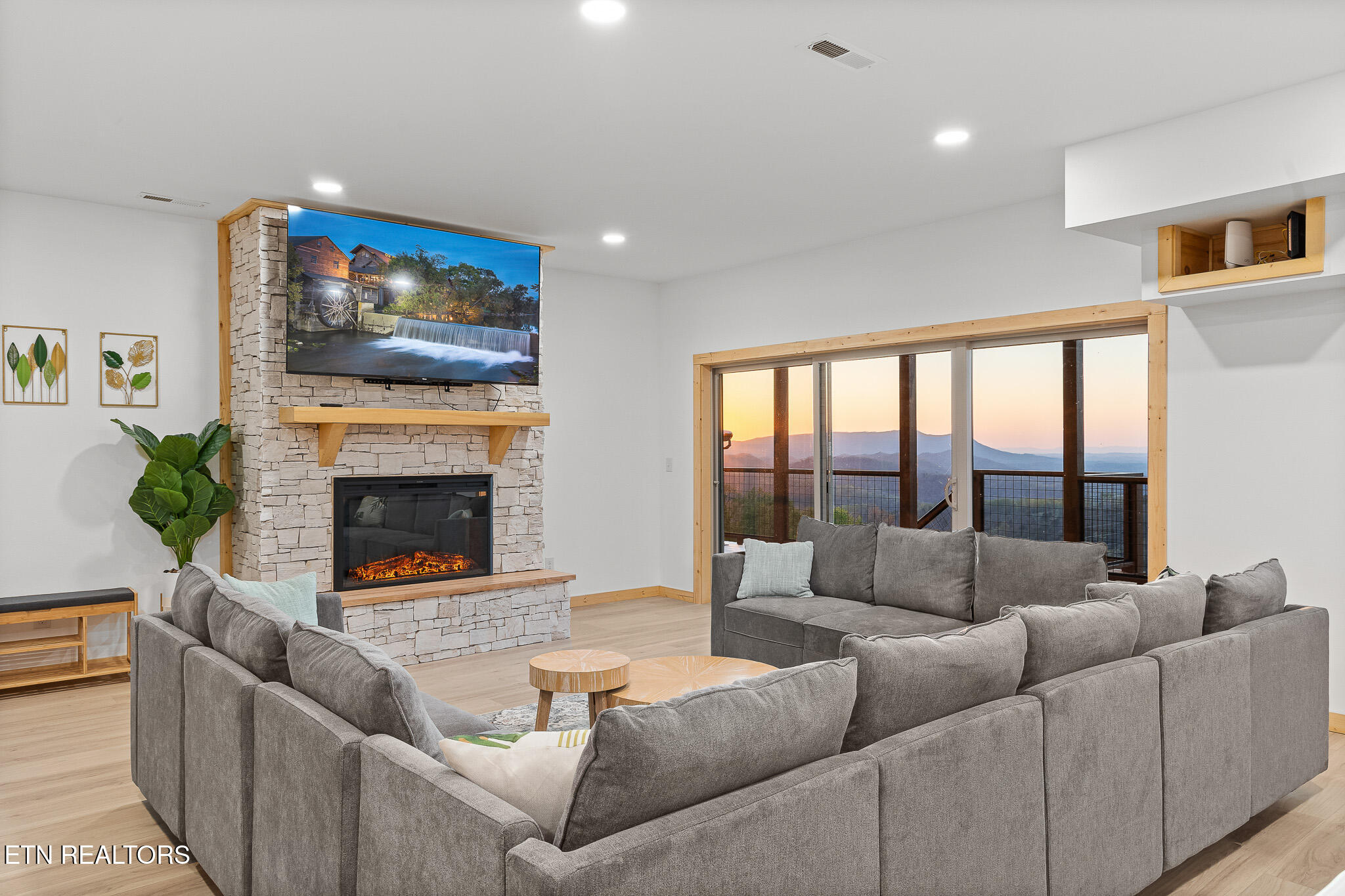 738 & 742 Smokerise Drive Gatlinburg TN 37738