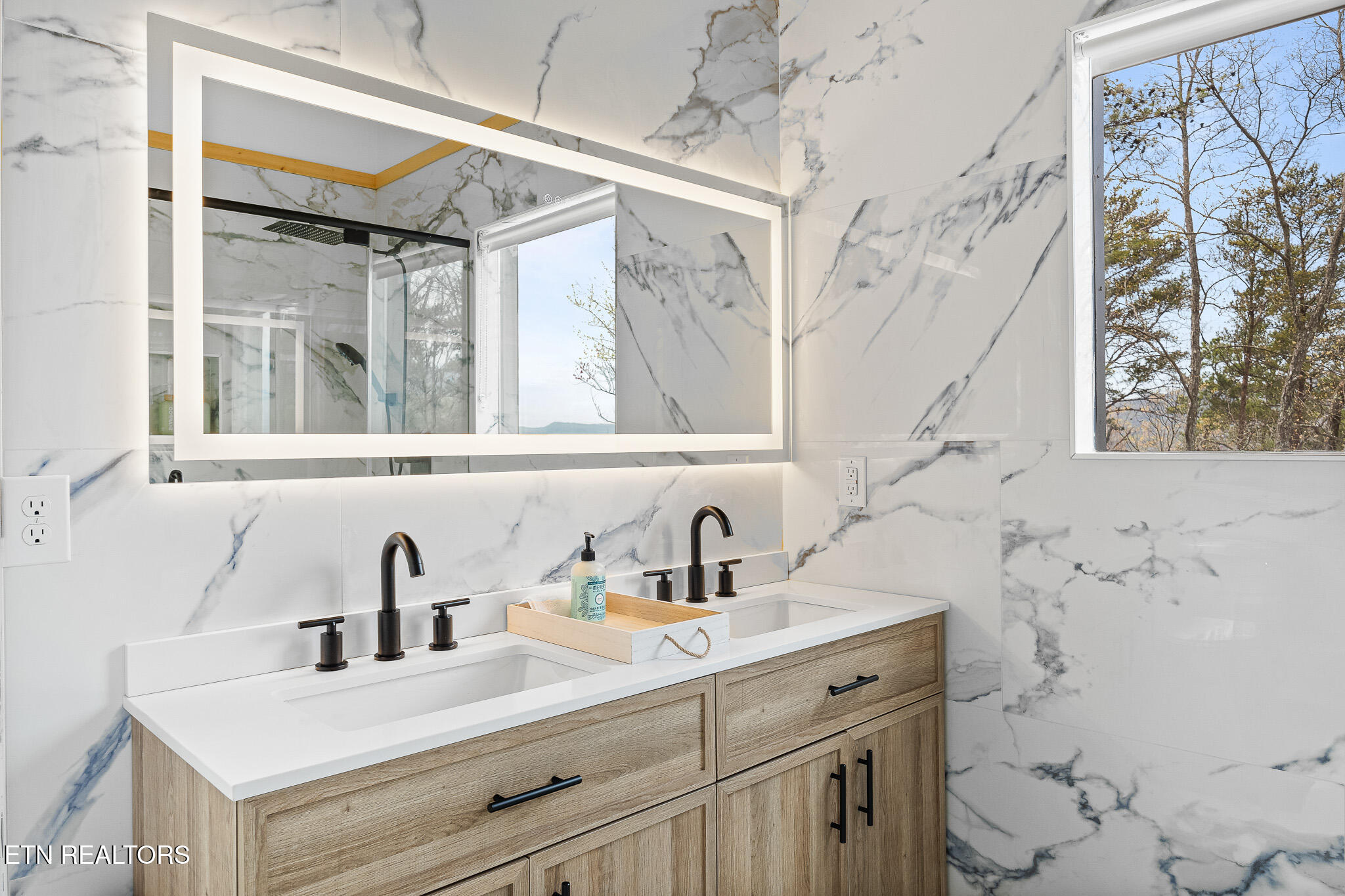 738 & 742 Smokerise Drive Gatlinburg TN 37738