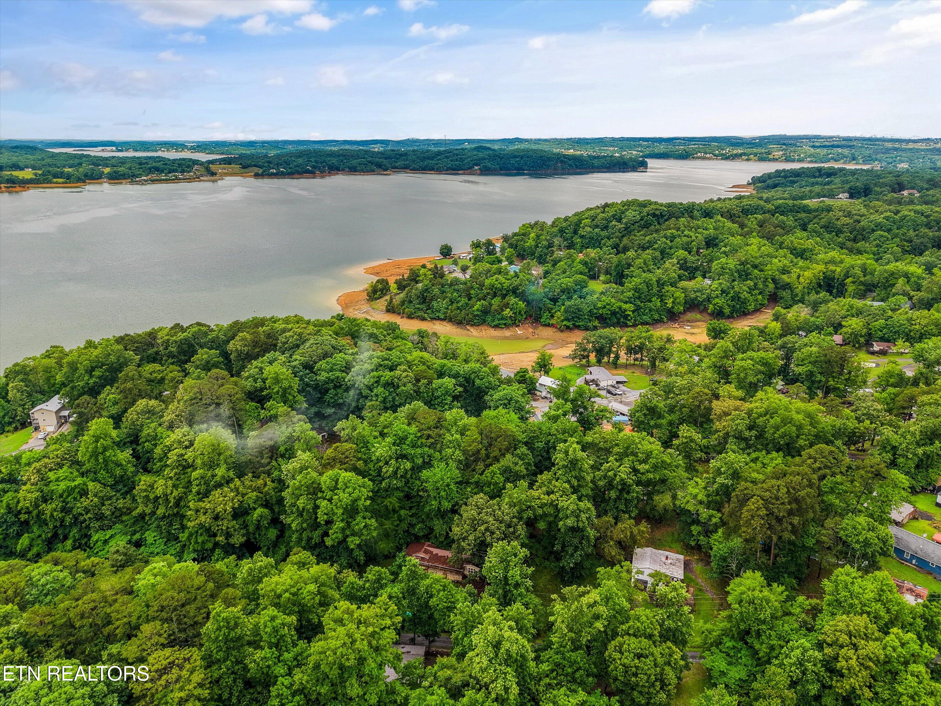 1535 Mayflower Lane Dandridge TN 37725