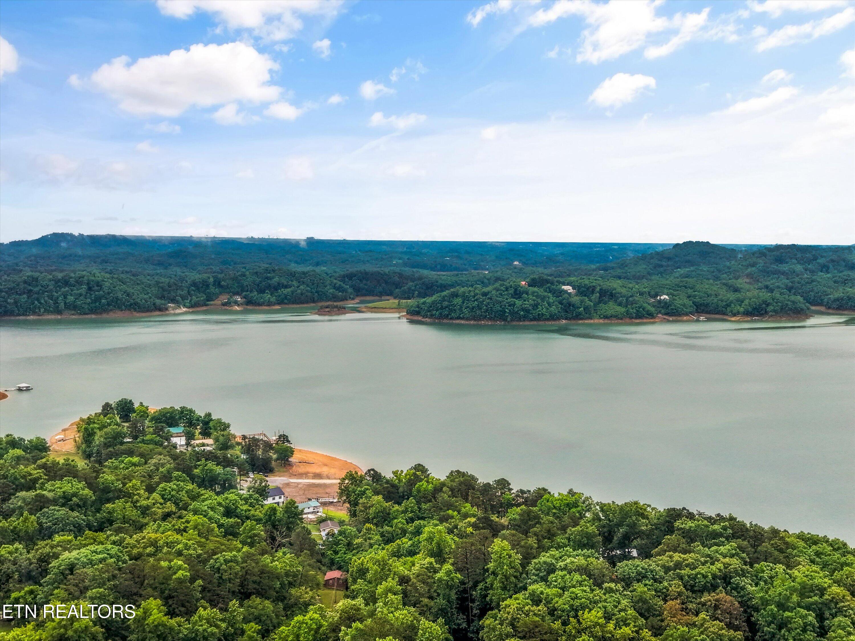 1535 Mayflower Lane Dandridge TN 37725