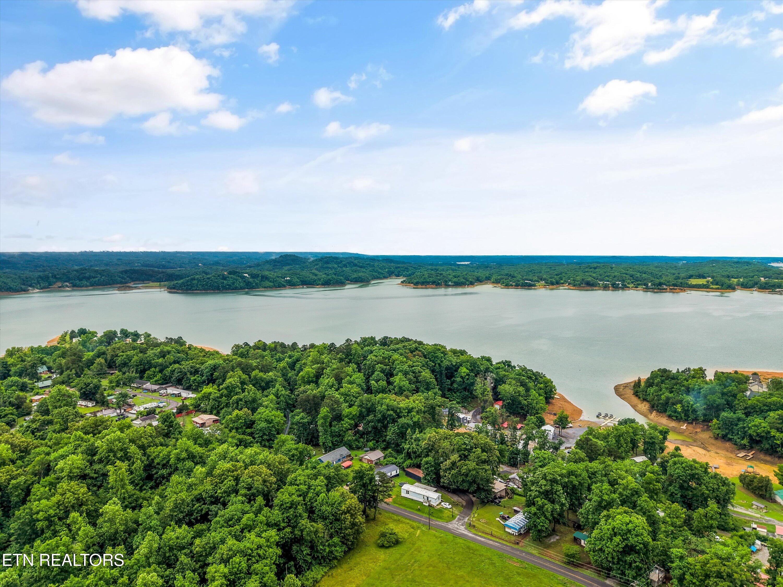 1535 Mayflower Lane Dandridge TN 37725