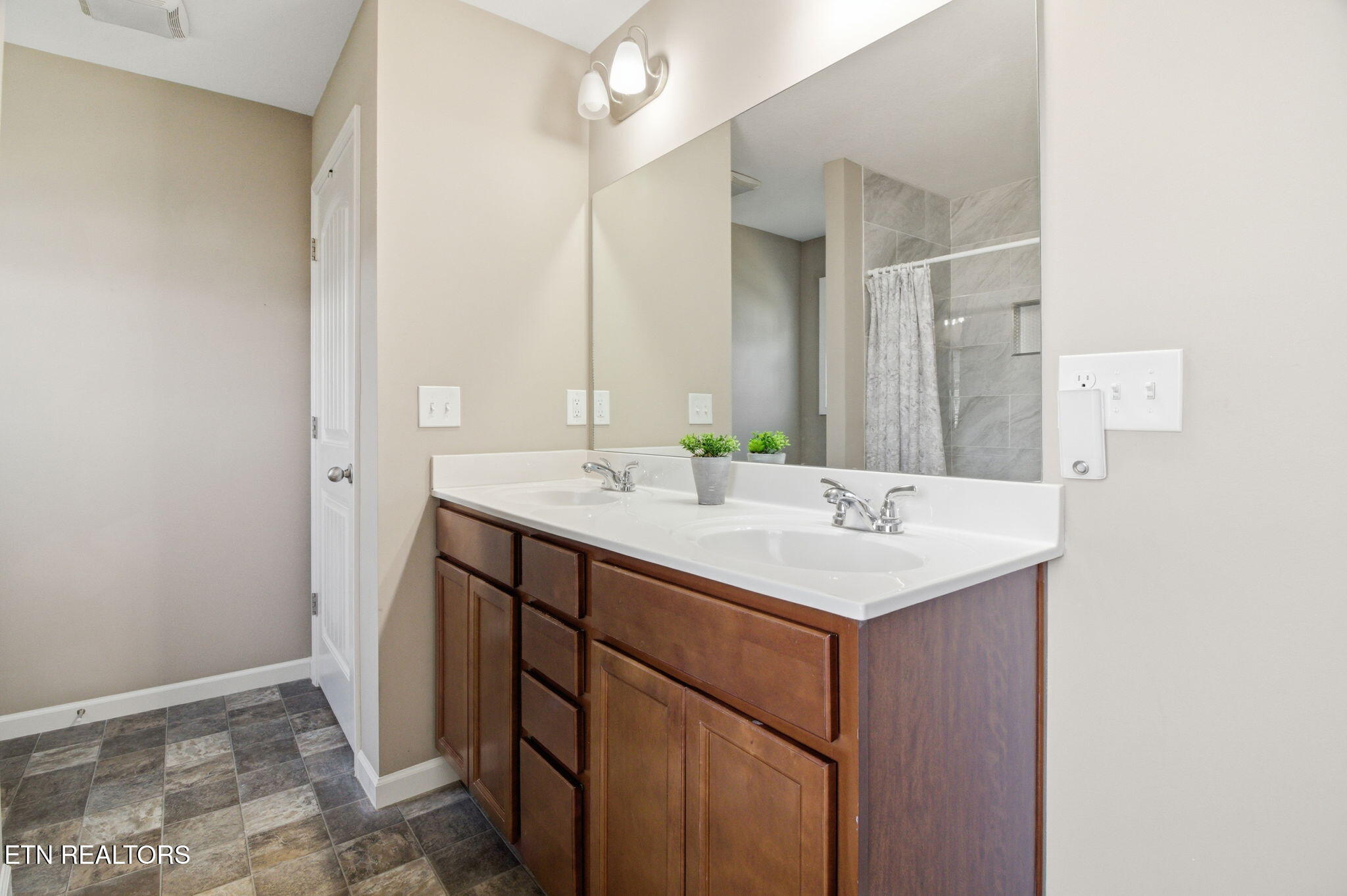 7451 Lucky Clover Lane Knoxville TN 37931