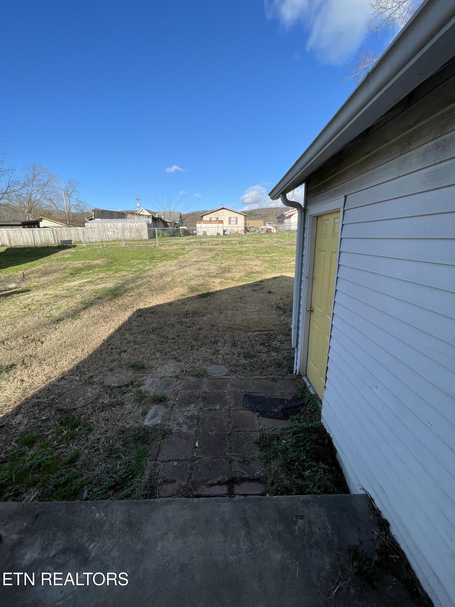 723 N Kingston Avenue Rockwood TN 37854