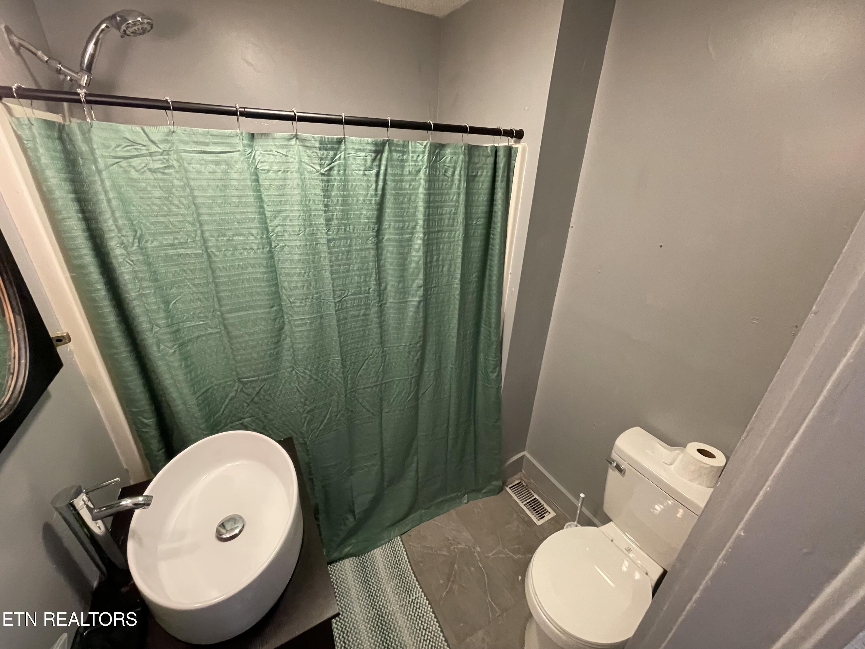 723 N Kingston Avenue Rockwood TN 37854