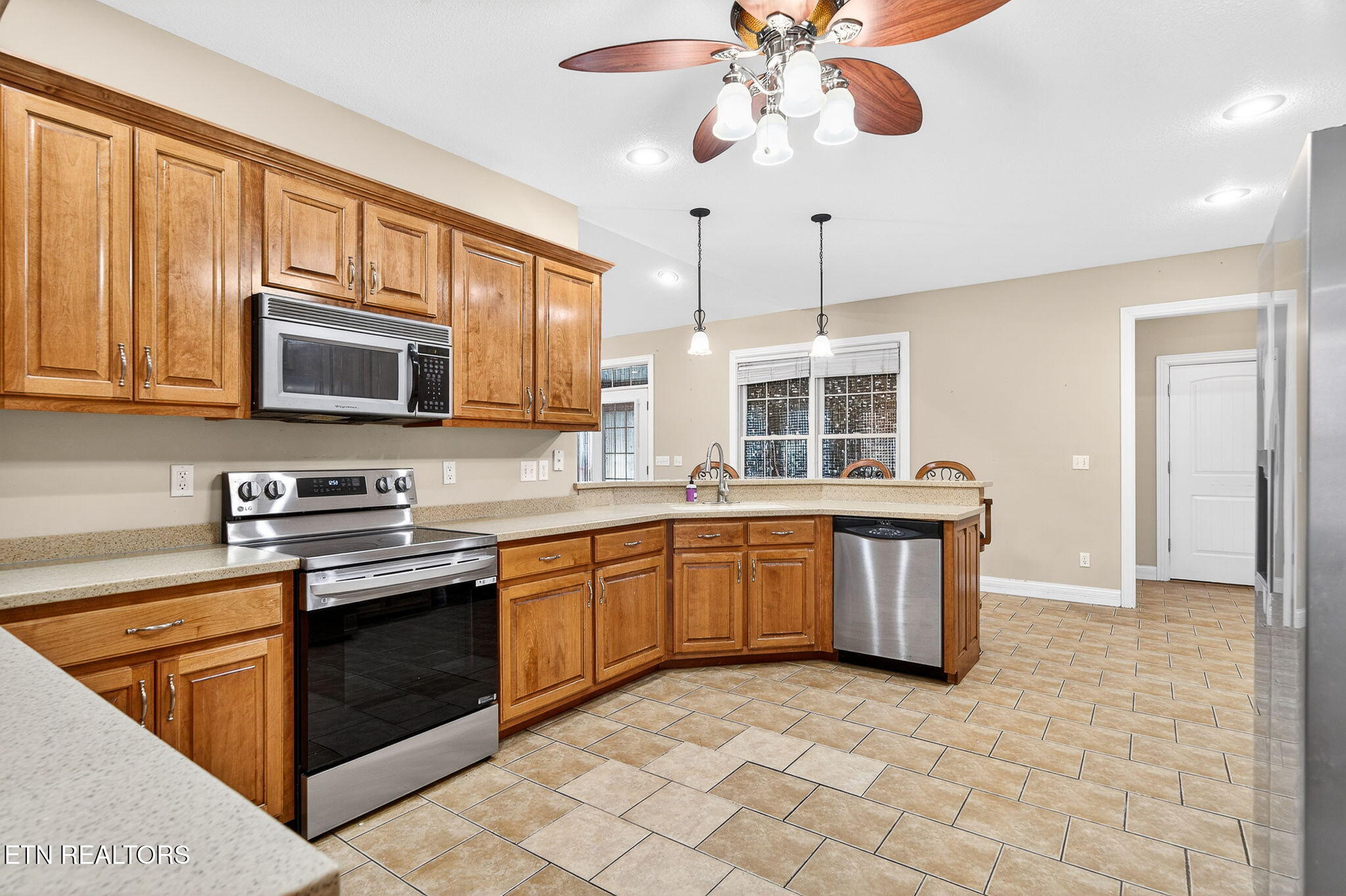 1945 W Creston Road Crossville TN 38571