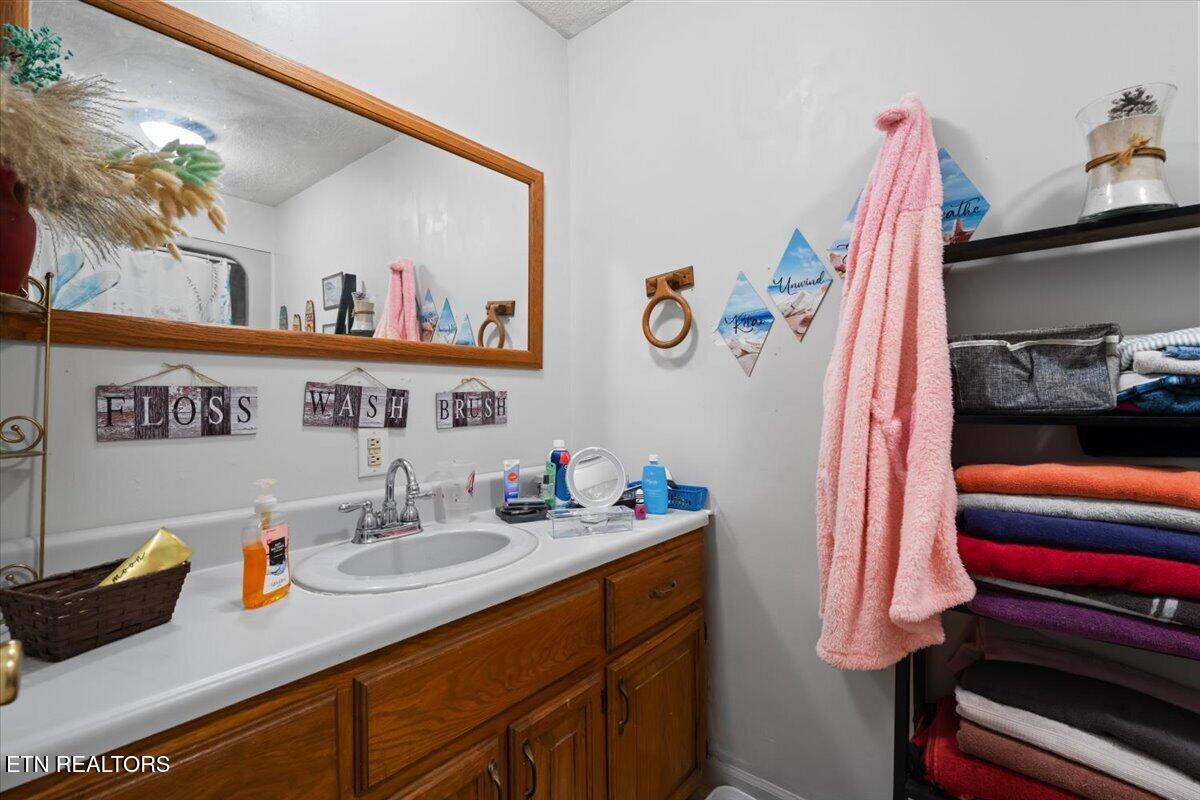 261 Rain Valley Road Lafollette TN 37766