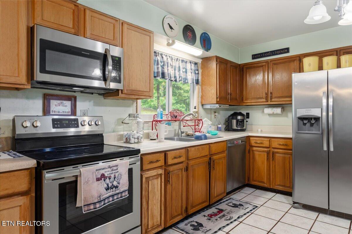 261 Rain Valley Road Lafollette TN 37766