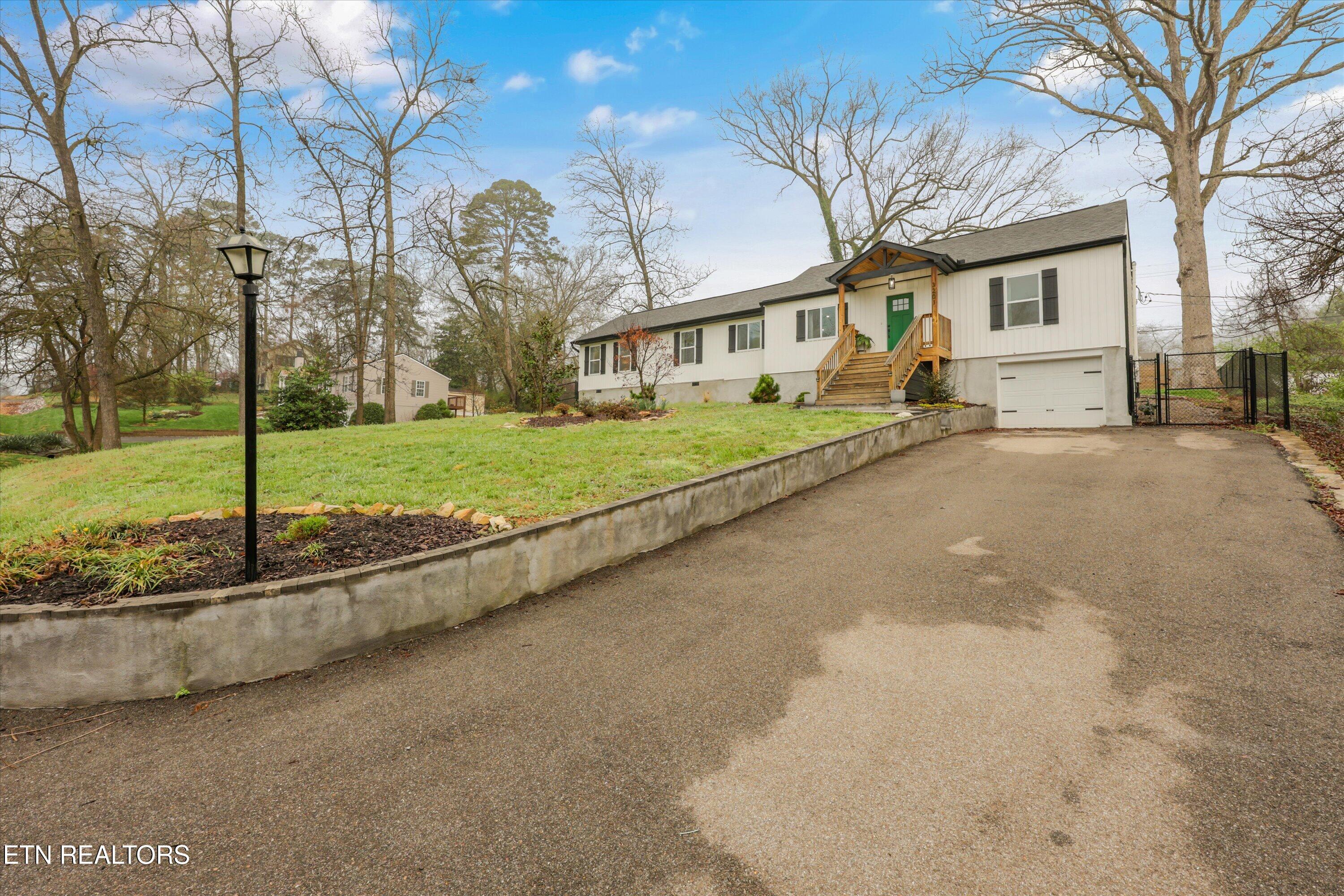 3201 NE Kenilworth Lane Knoxville TN 37917