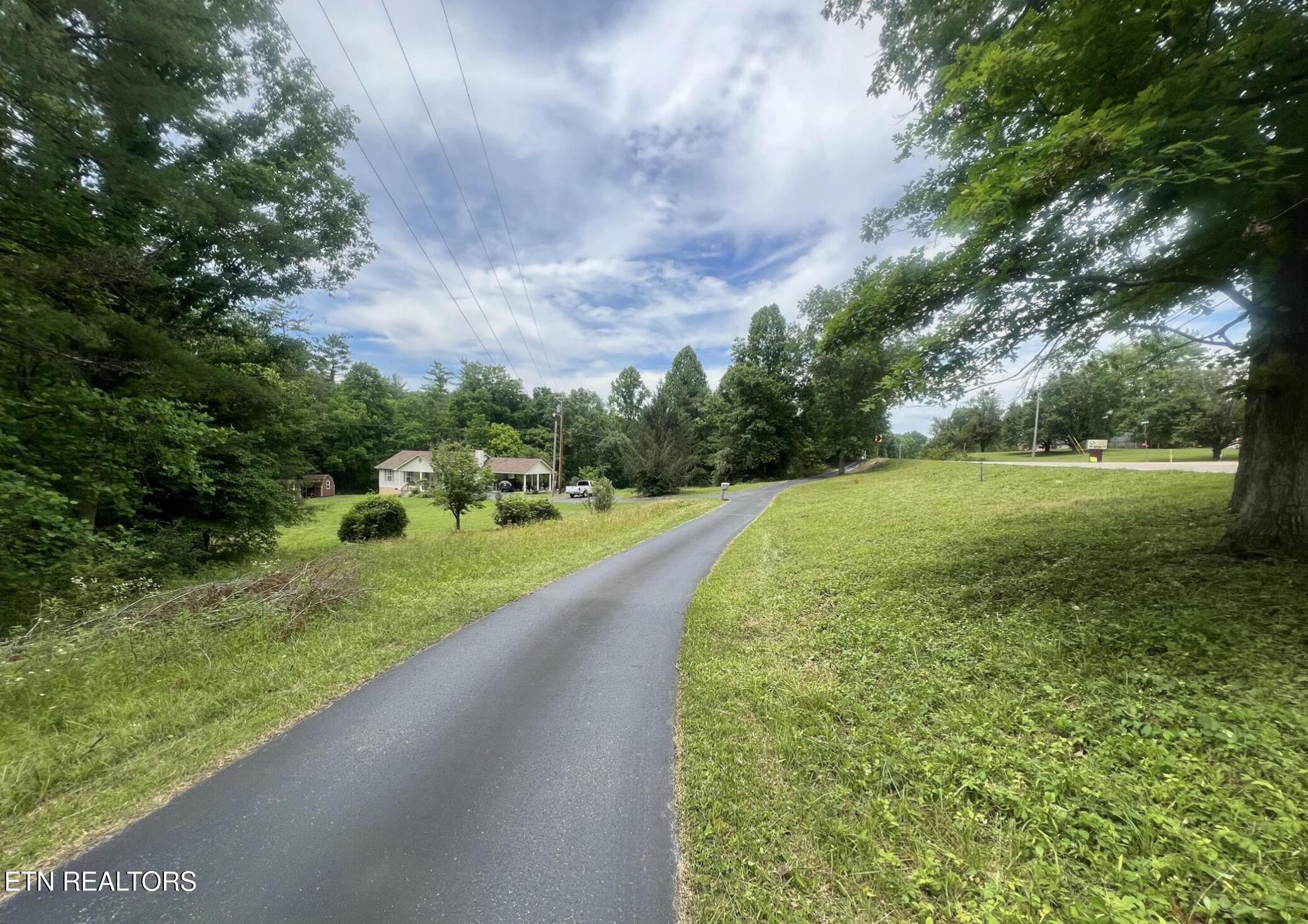 6849 Morgan Co Highway Lancing TN 37770