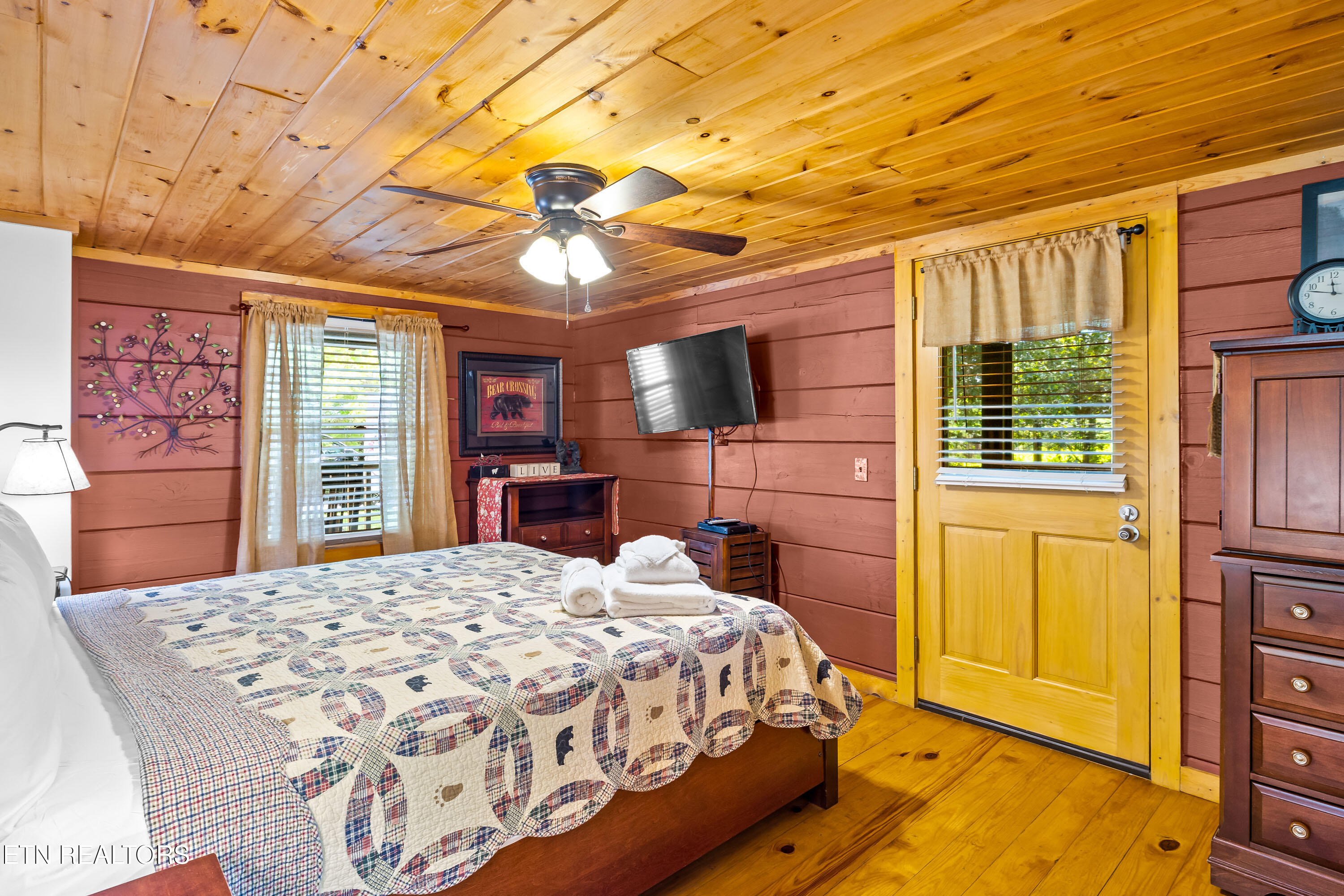 1017 Walini Way Sevierville TN 37876