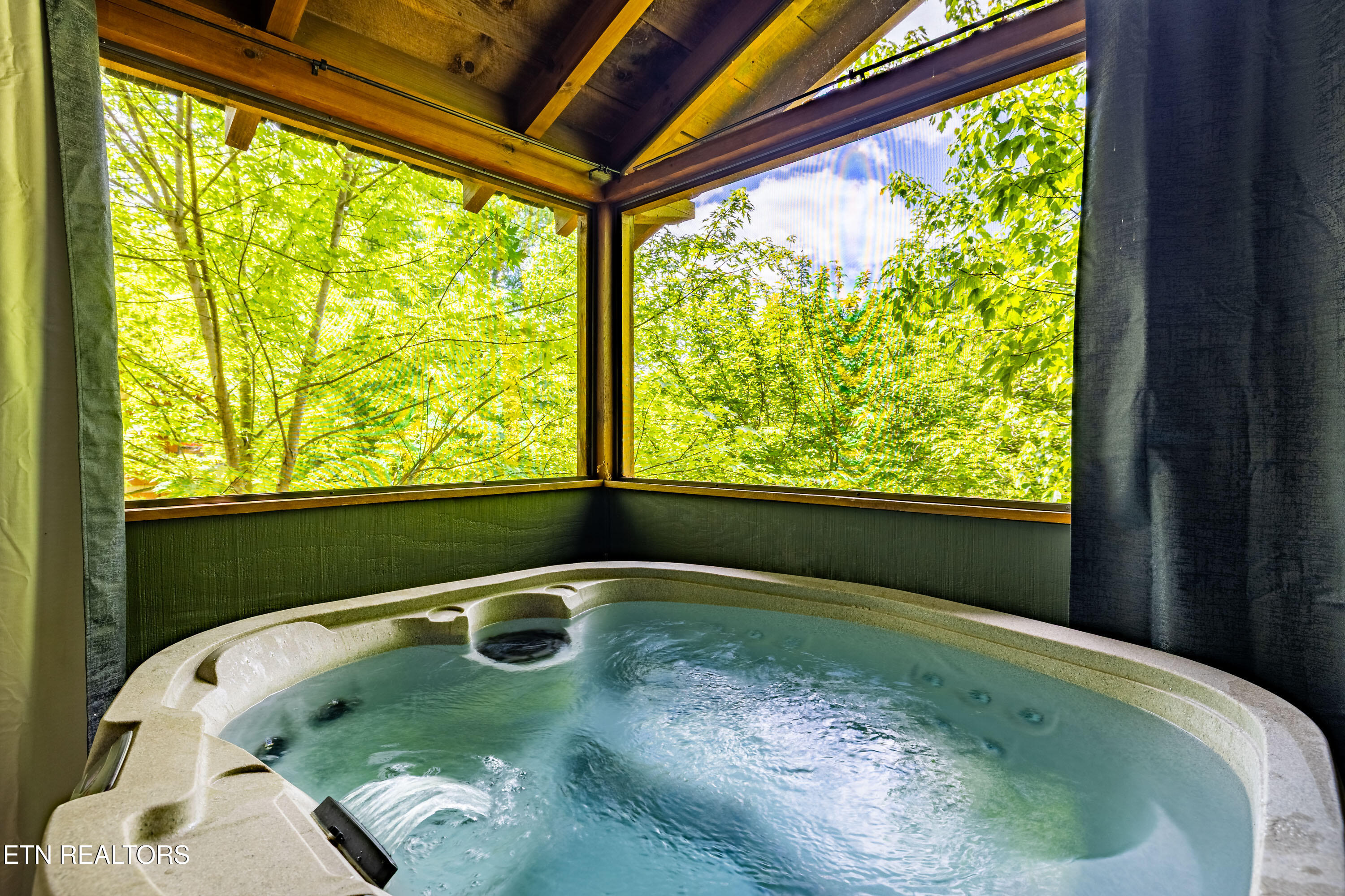 1017 Walini Way Sevierville TN 37876