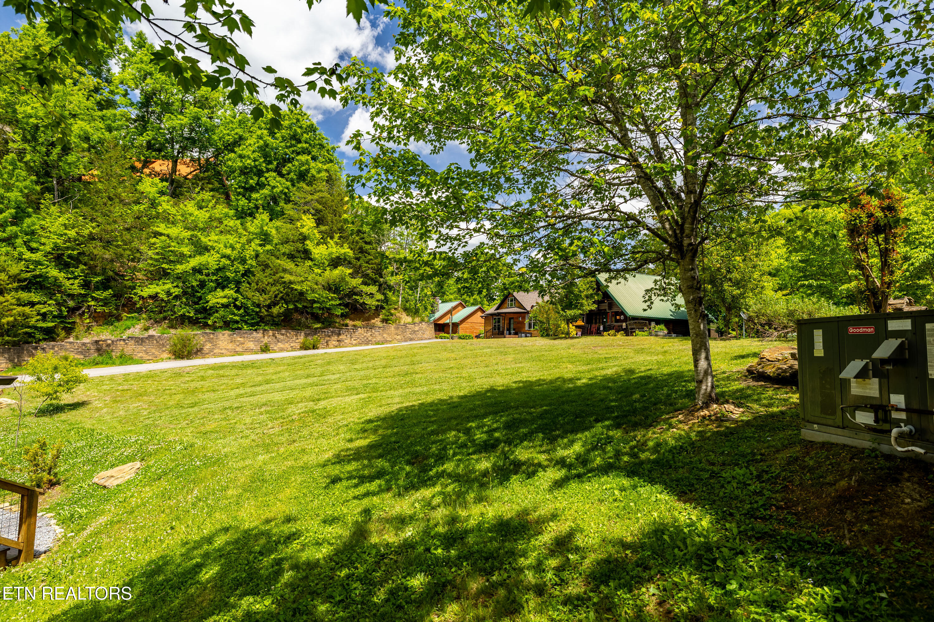 1017 Walini Way Sevierville TN 37876