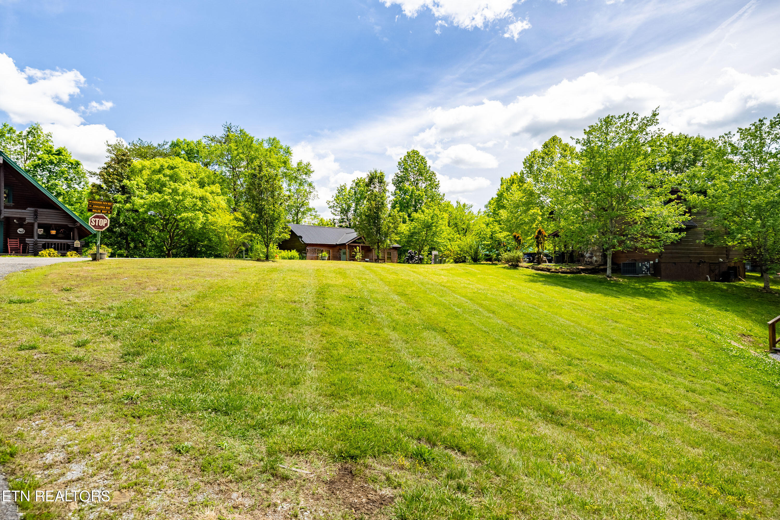 1017 Walini Way Sevierville TN 37876