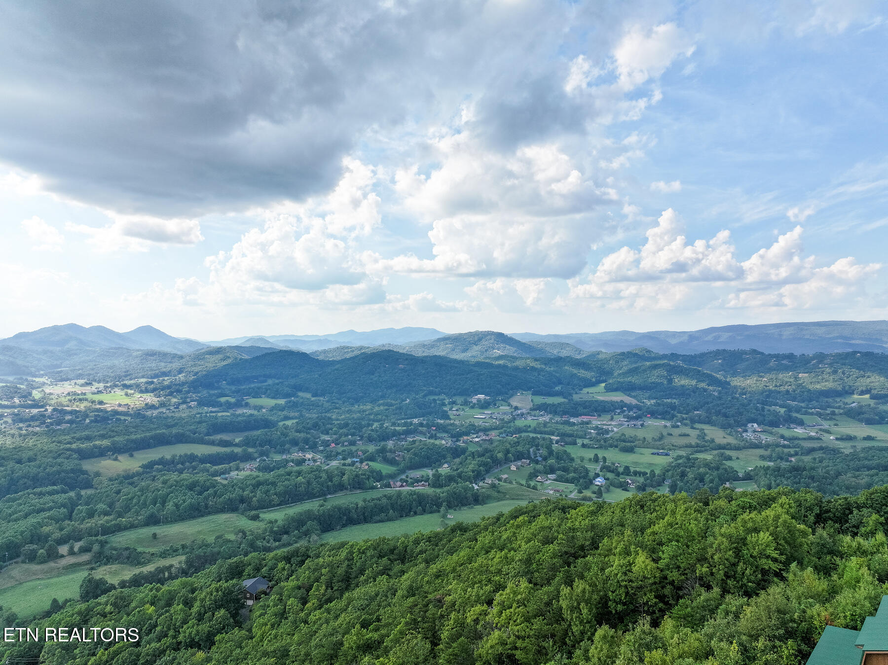 3085 Perry Circle Road Sevierville TN 37862