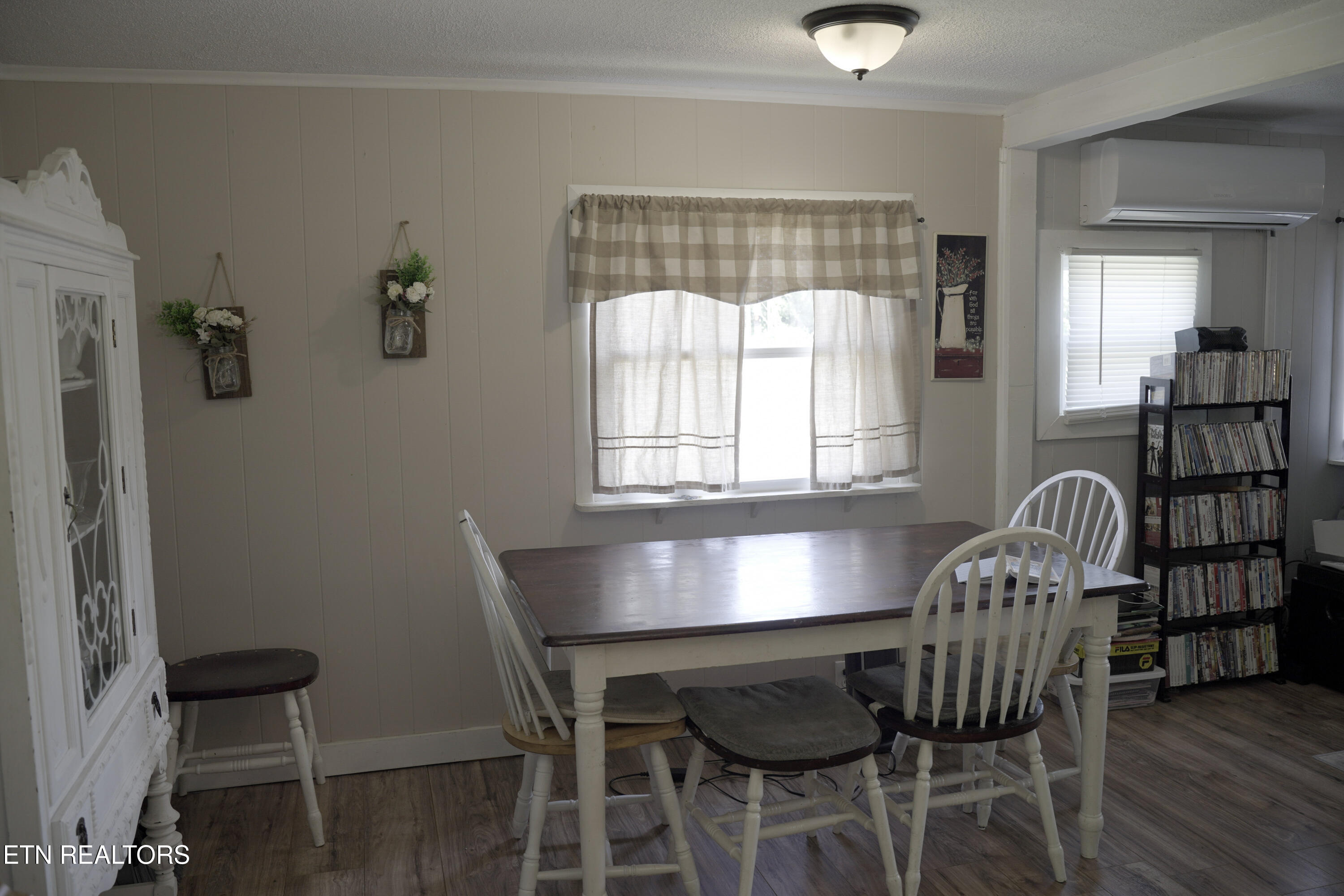 637 W Outer Drive Oak Ridge TN 37830