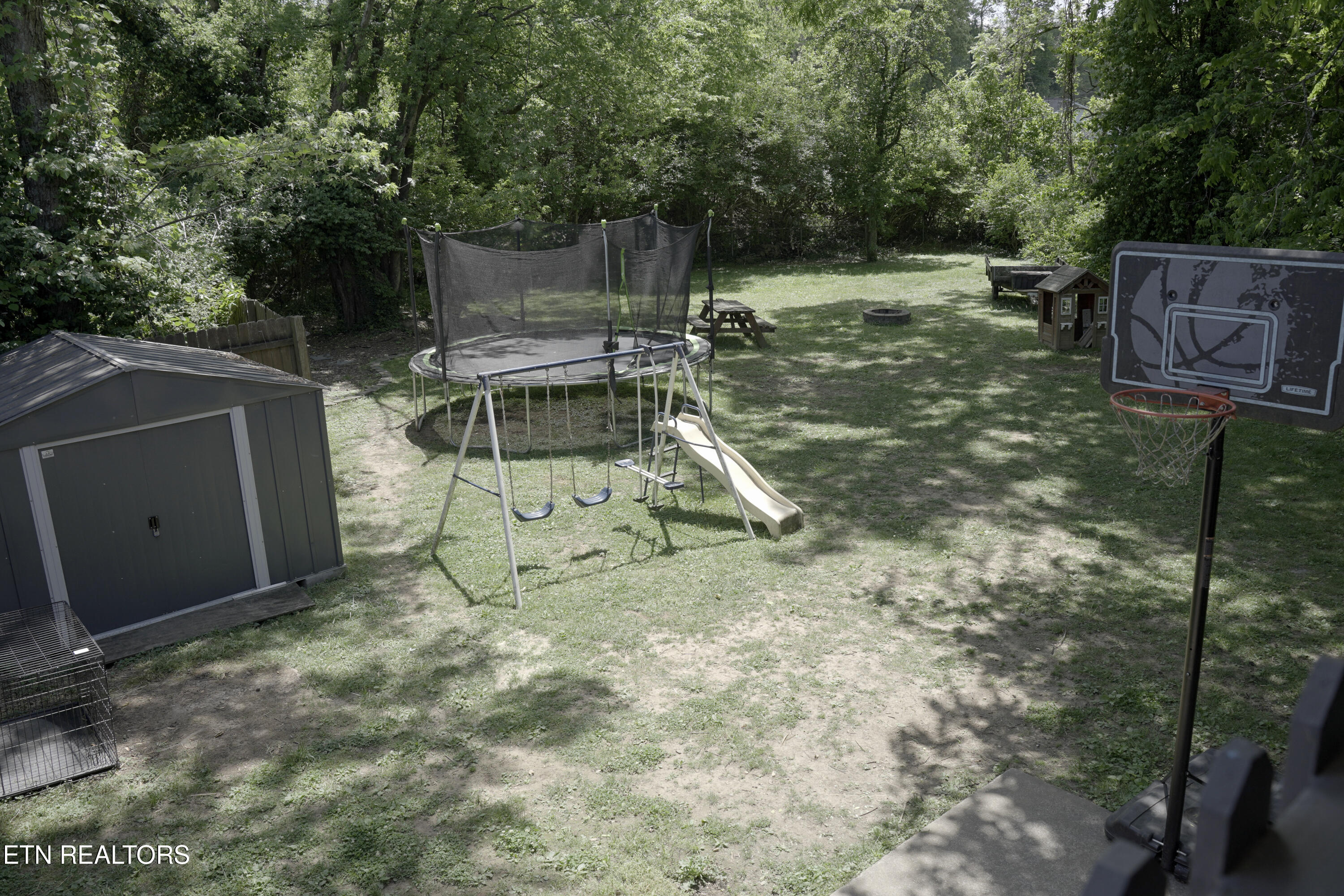 637 W Outer Drive Oak Ridge TN 37830