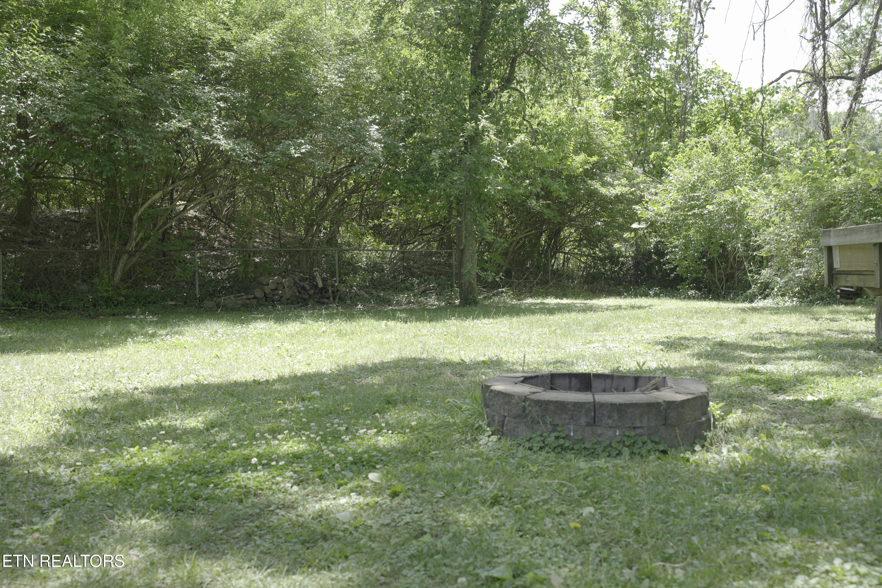 637 W Outer Drive Oak Ridge TN 37830